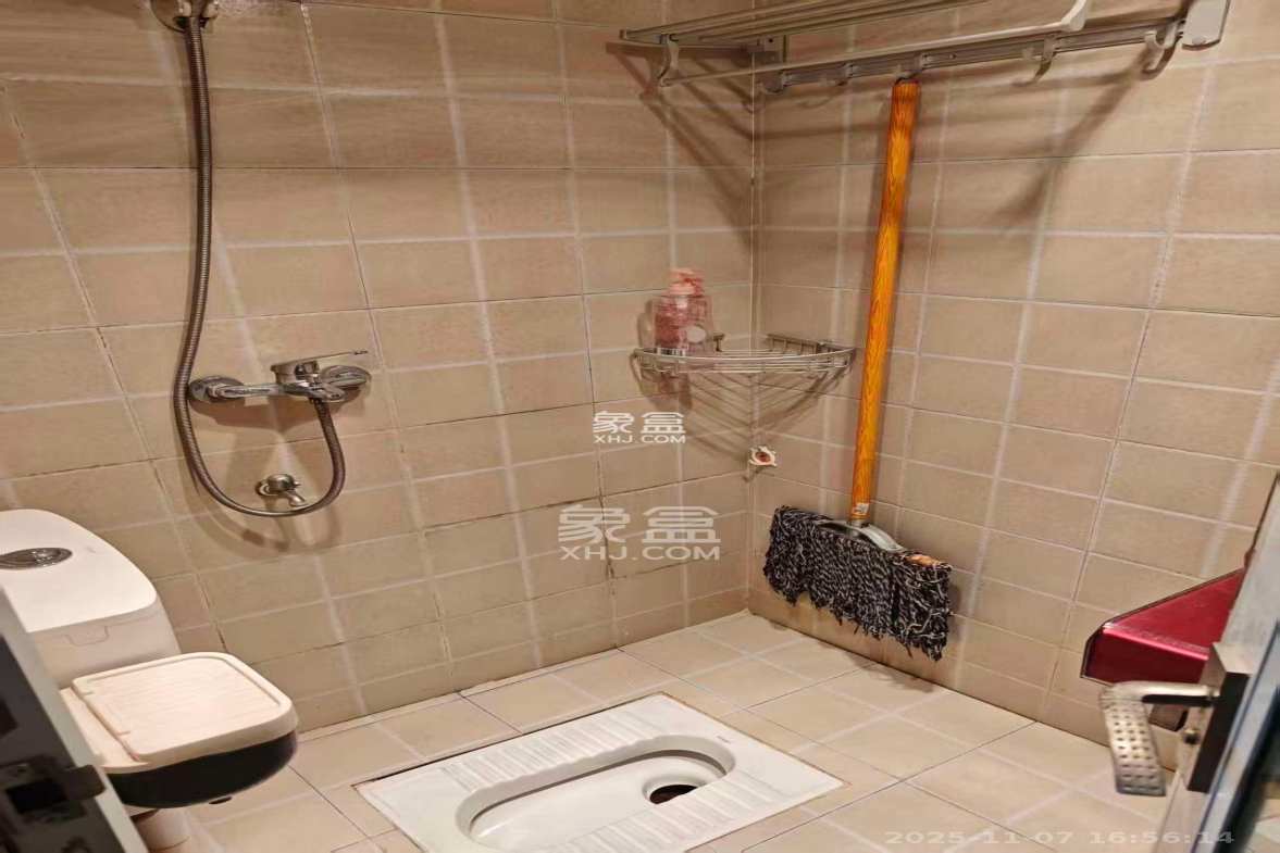 金领家族 1室1厅1卫 1280.0元/月 金领家族 1室1厅1卫 1280.0元/月室内图