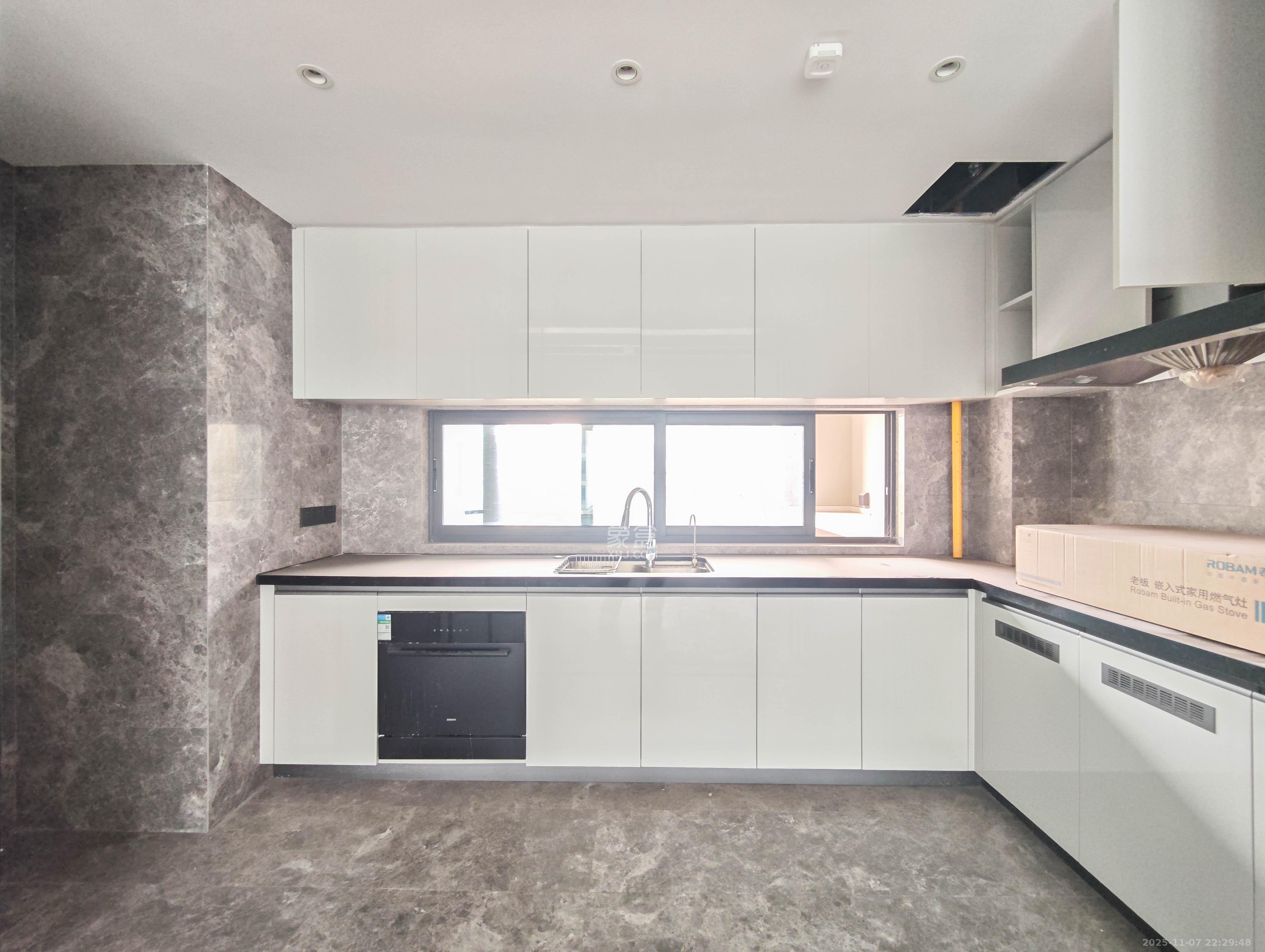 印湘山 4室2厅2卫 286.0万 印湘山 4室2厅2卫 286.0万其他