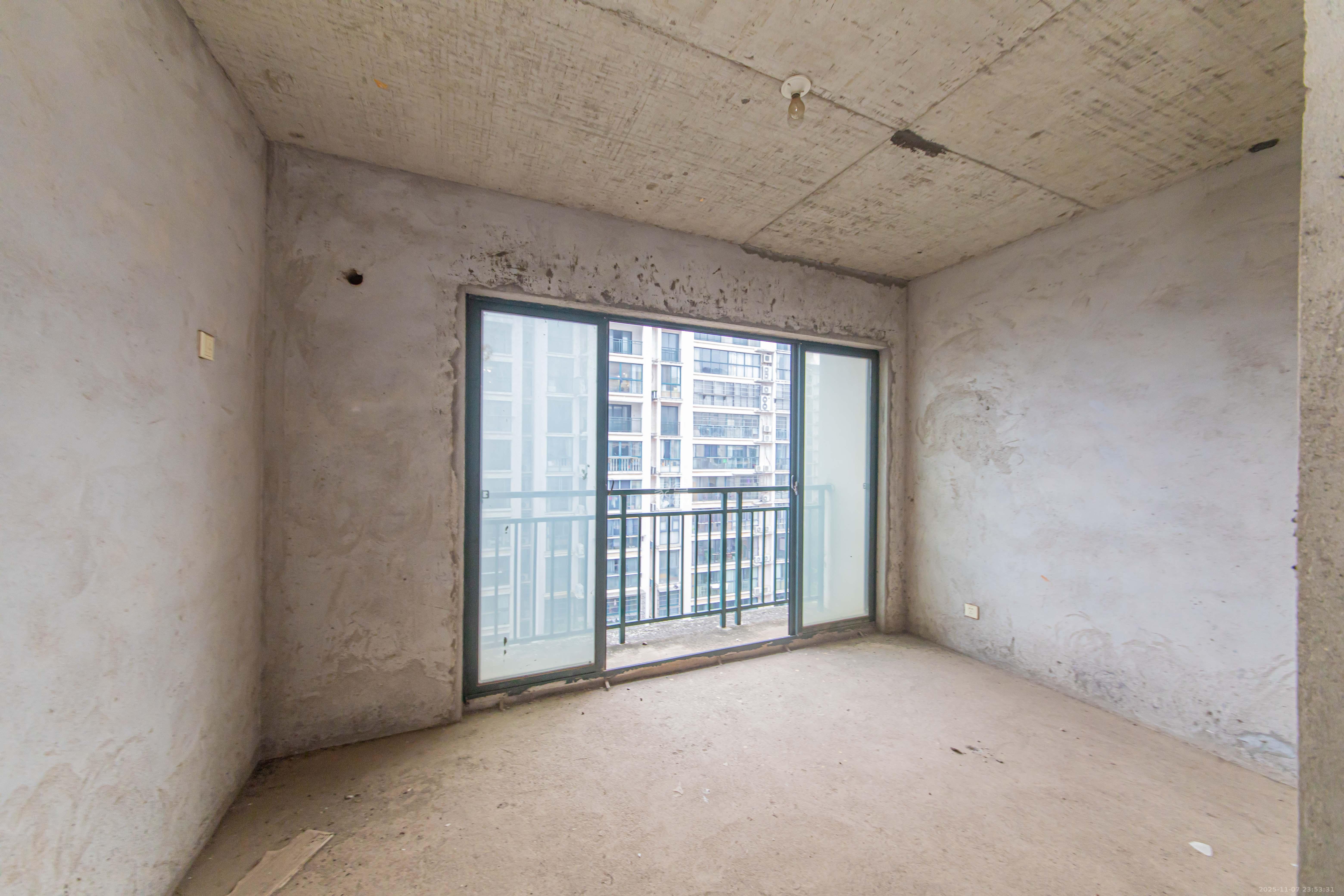 保利花园 3室2厅2卫 123.0万 保利花园 3室2厅2卫 123.0万卧室