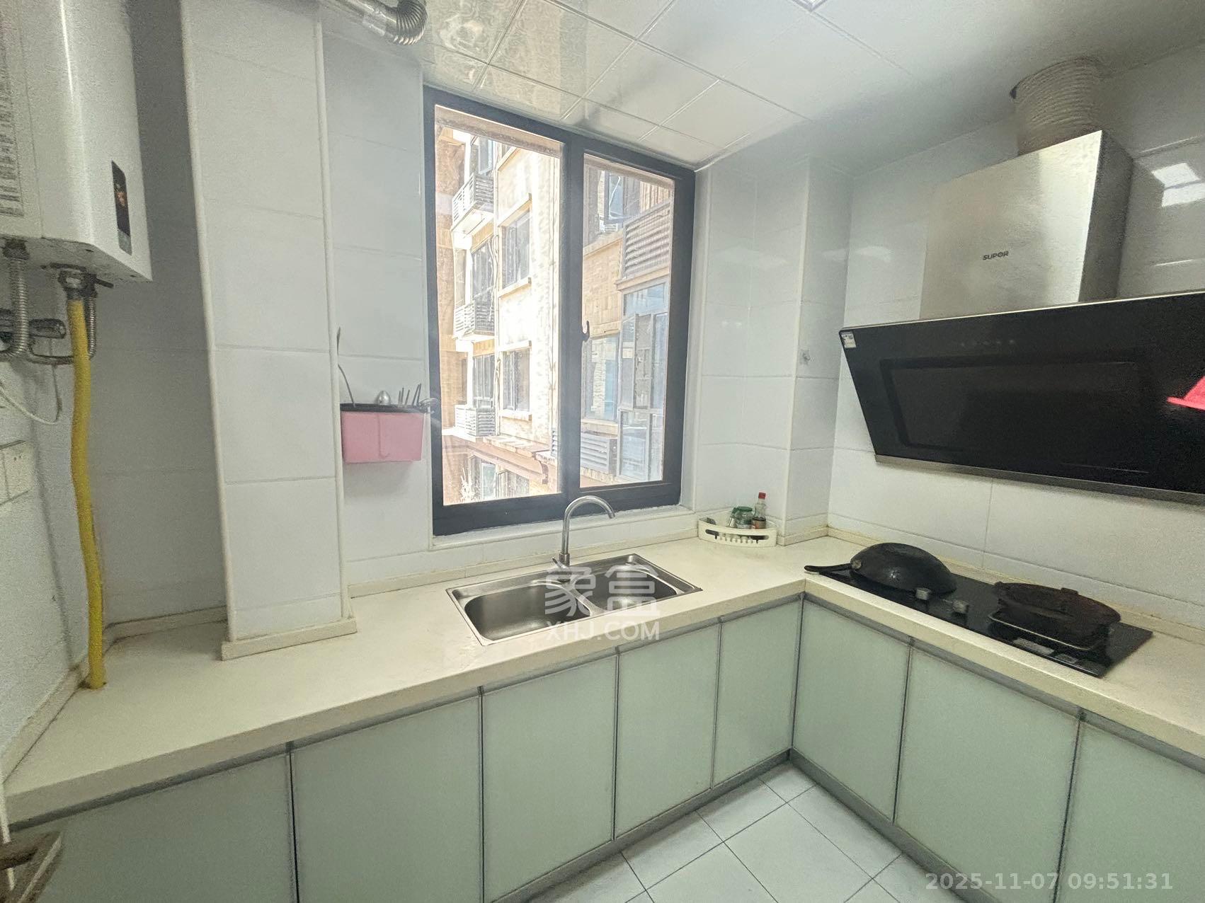 中南红领邦（红星嘉和苑）  3室2厅1卫    2000.0元/月室内图