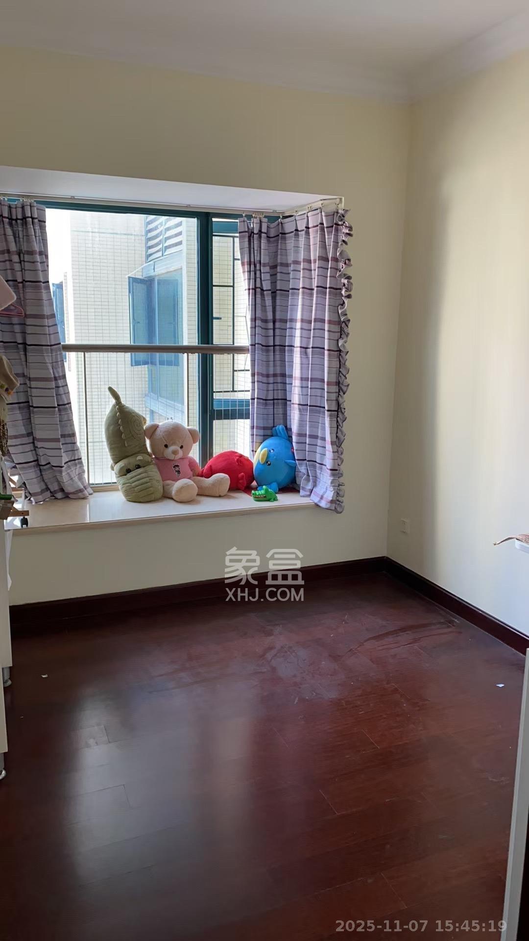 恒大绿洲  3室2厅2卫    2100.0元/月室内图