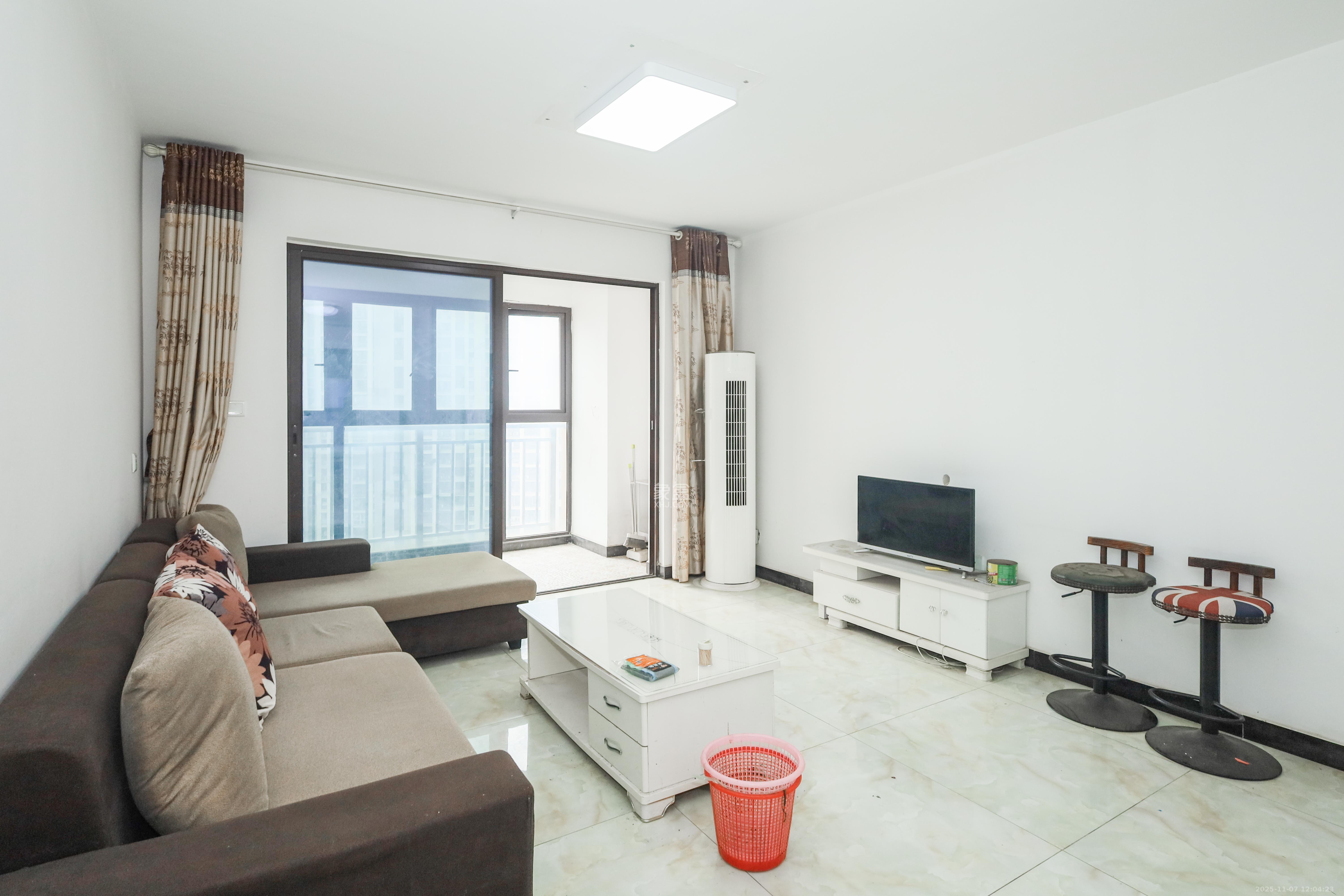 梅溪鑫苑名家 3室2厅2卫 95.0万 梅溪鑫苑名家 3室2厅2卫 95.0万客厅