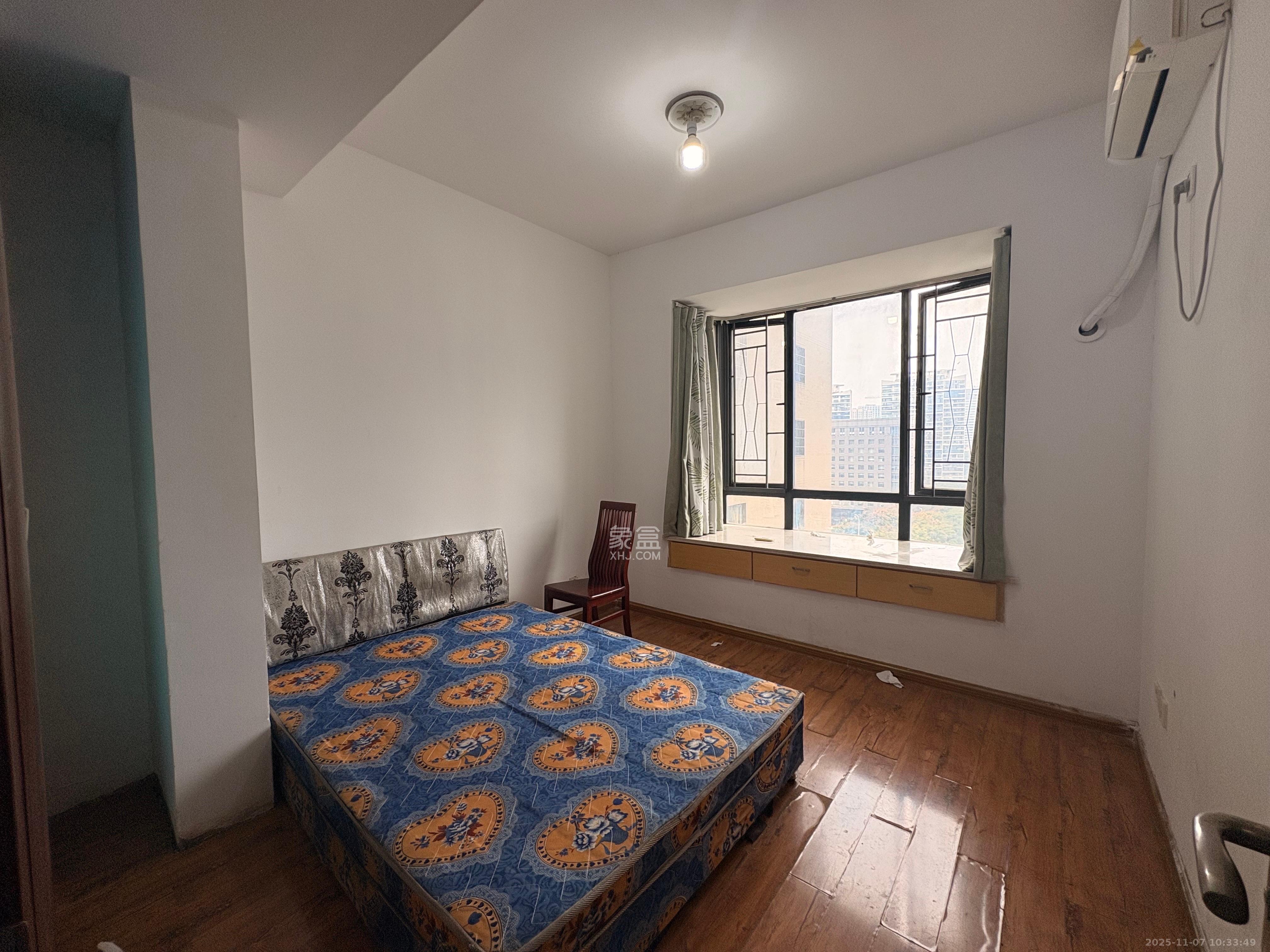 高升金典  1室2厅1卫    2400.0元/月室内图