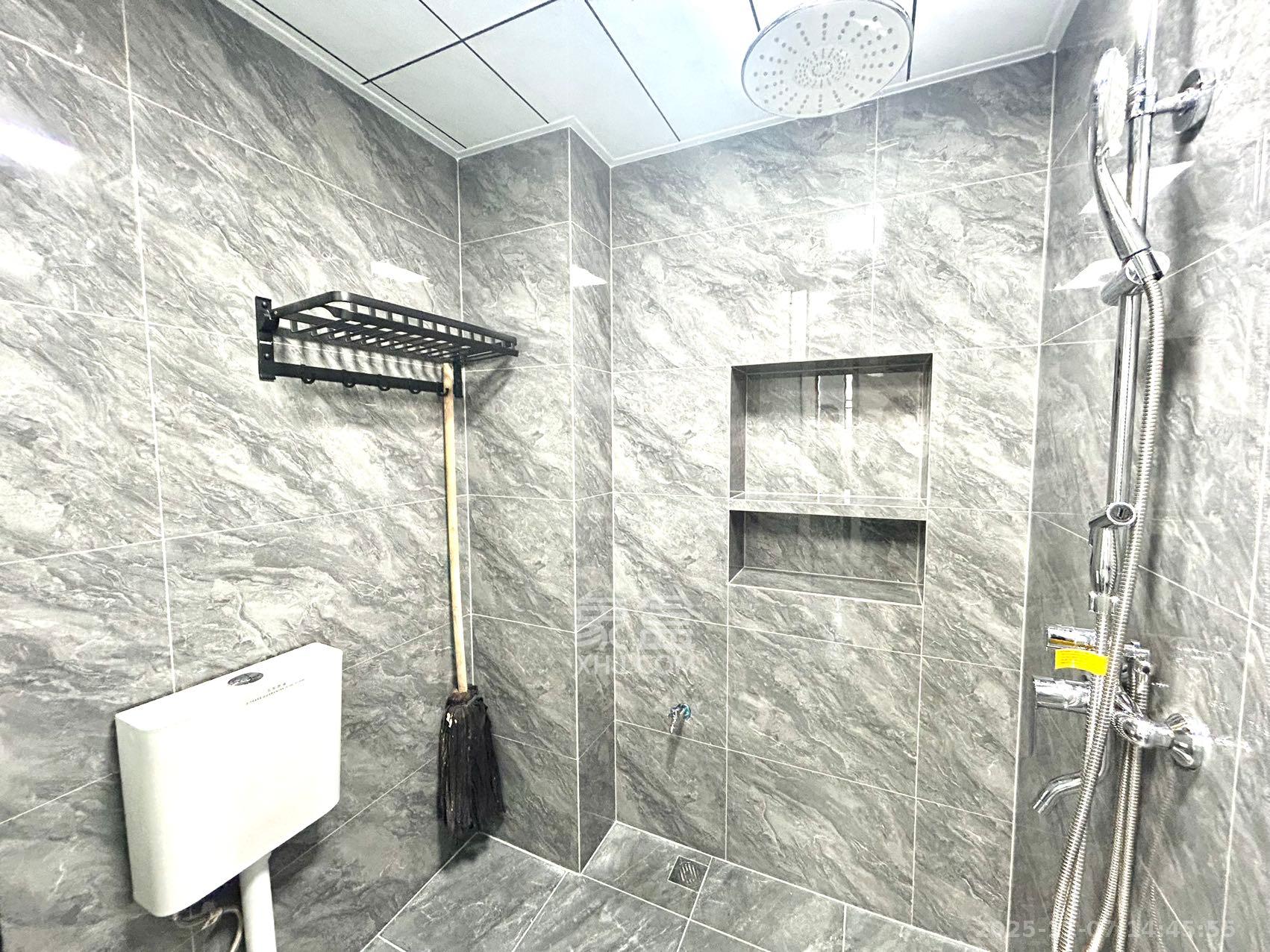 长房明宸府  3室2厅1卫    2400.0元/月室内图