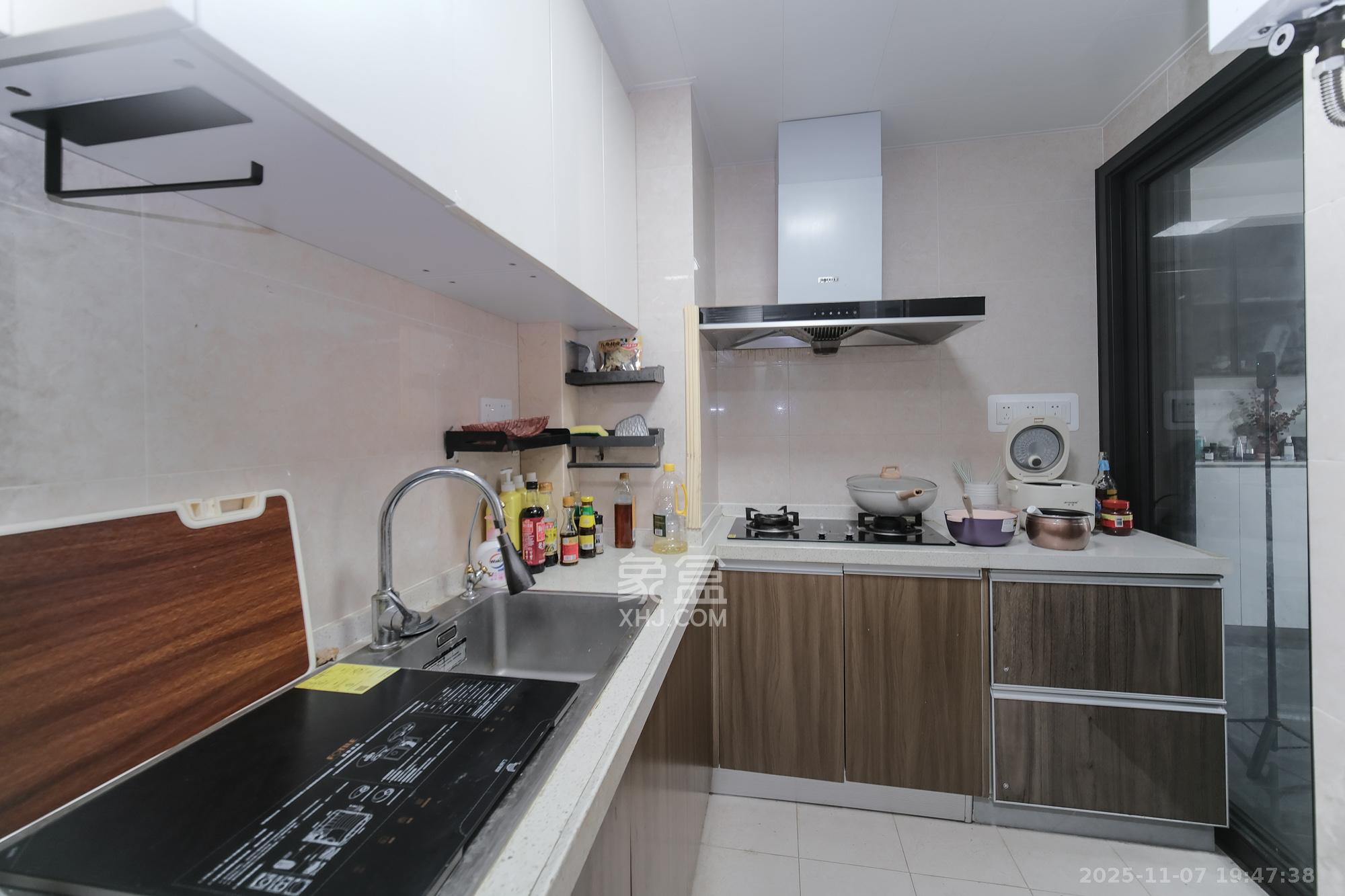 保利香槟国际 3室2厅1卫 79.0万 保利香槟国际 3室2厅1卫 79.0万厨房