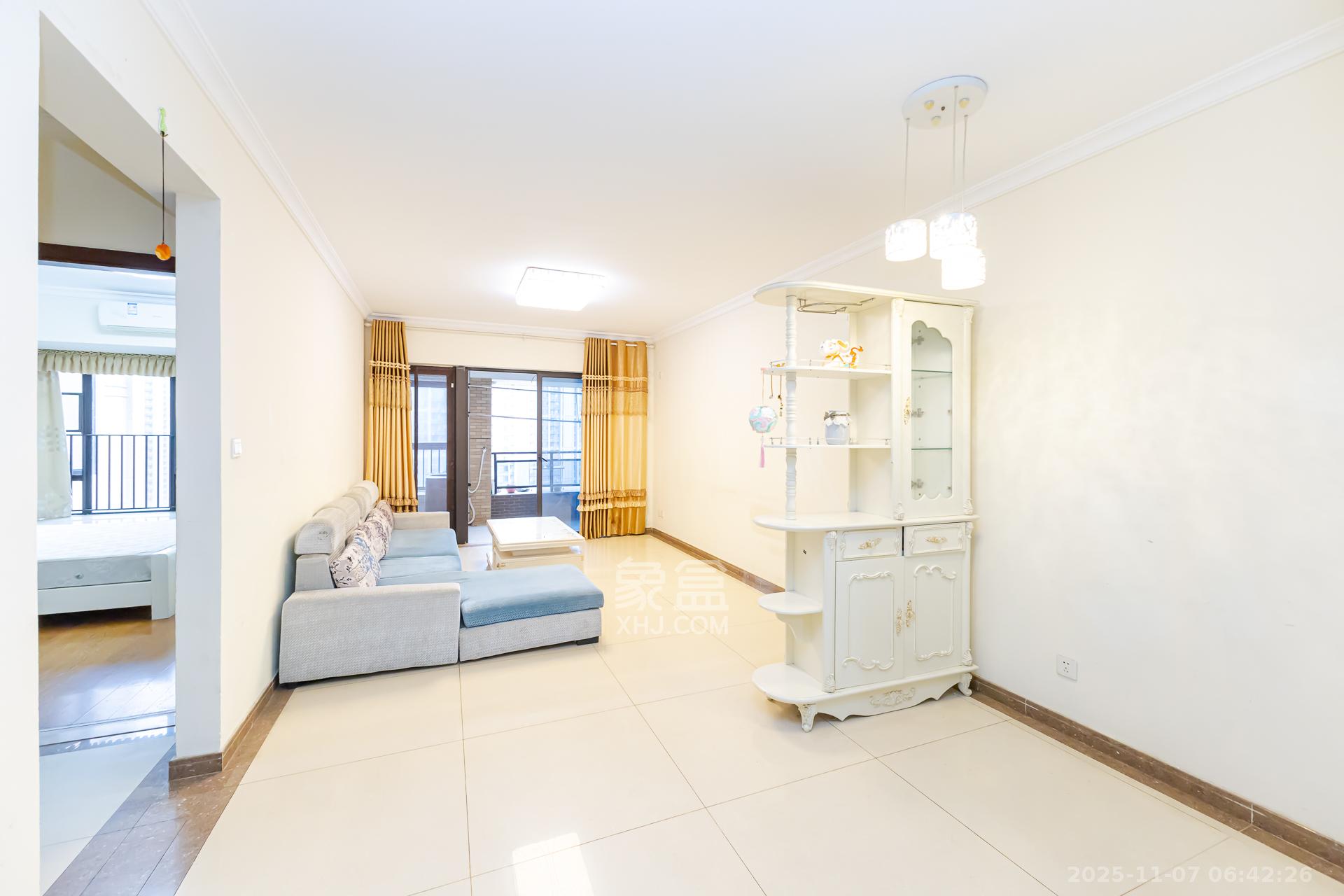 时代倾城一期  2室2厅1卫    61.0万