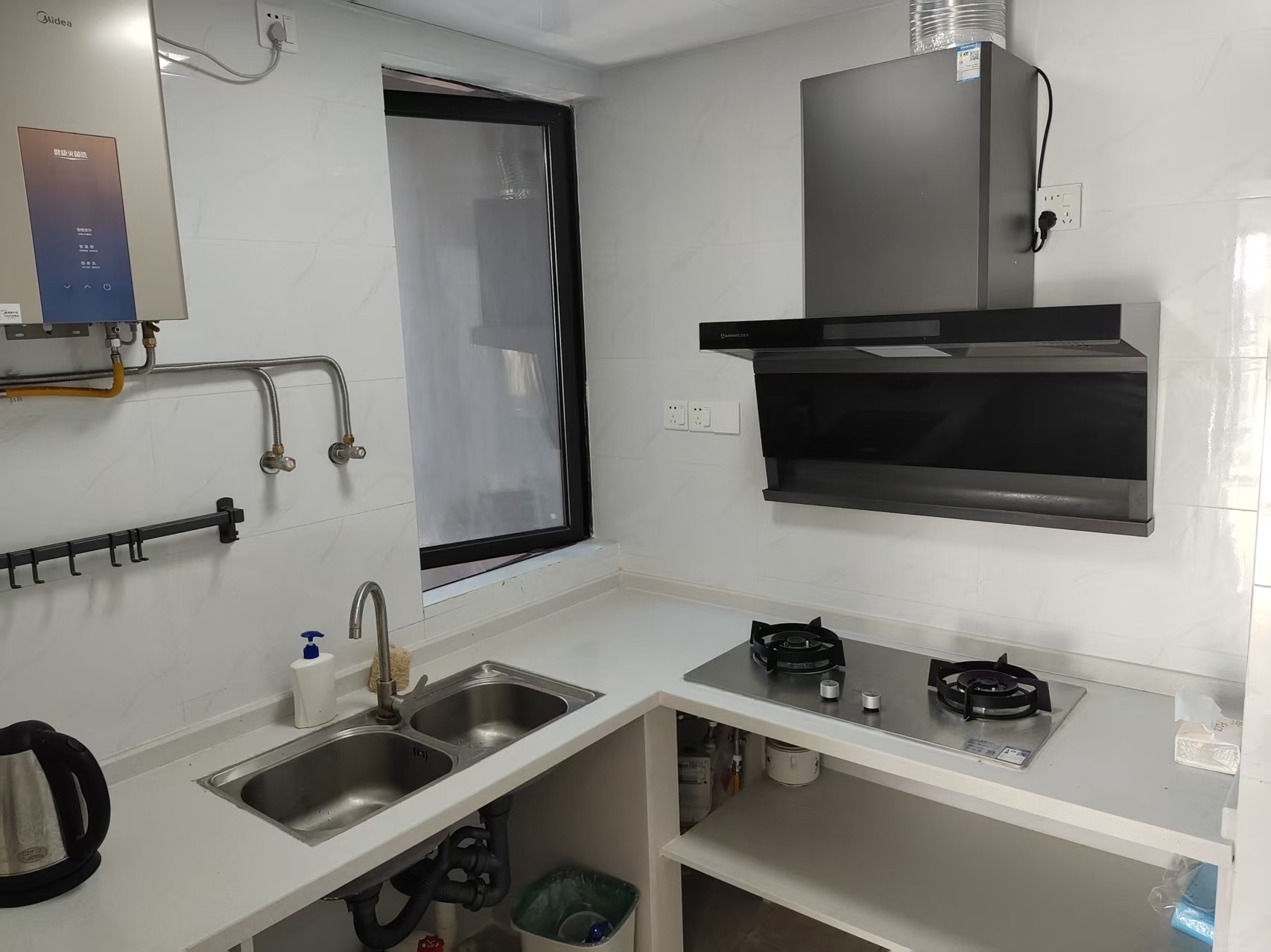 坡博家园五区 3室2厅1卫 2700.0元/月 坡博家园五区 3室2厅1卫 2700.0元/月室内图