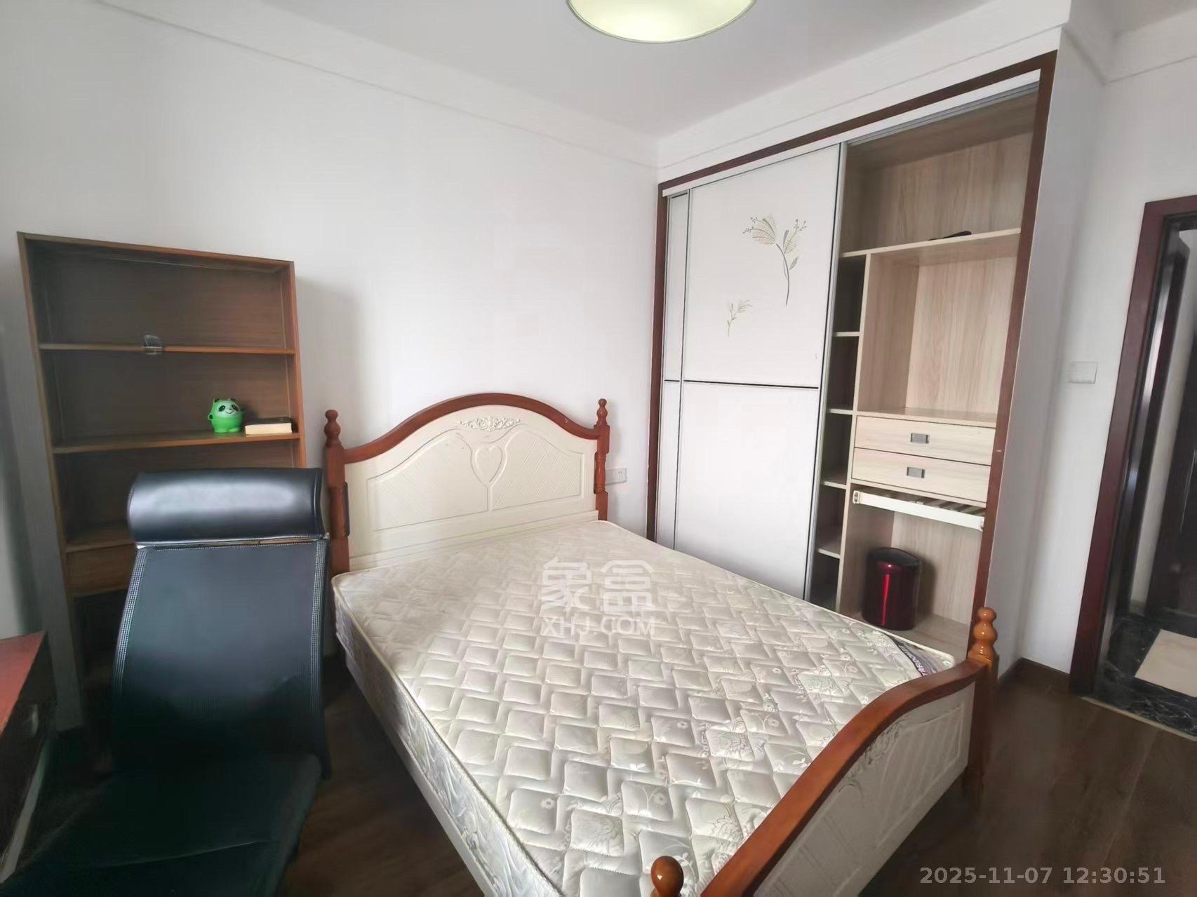 恒广国际景园一二区  3室2厅2卫    2500.0元/月室内图