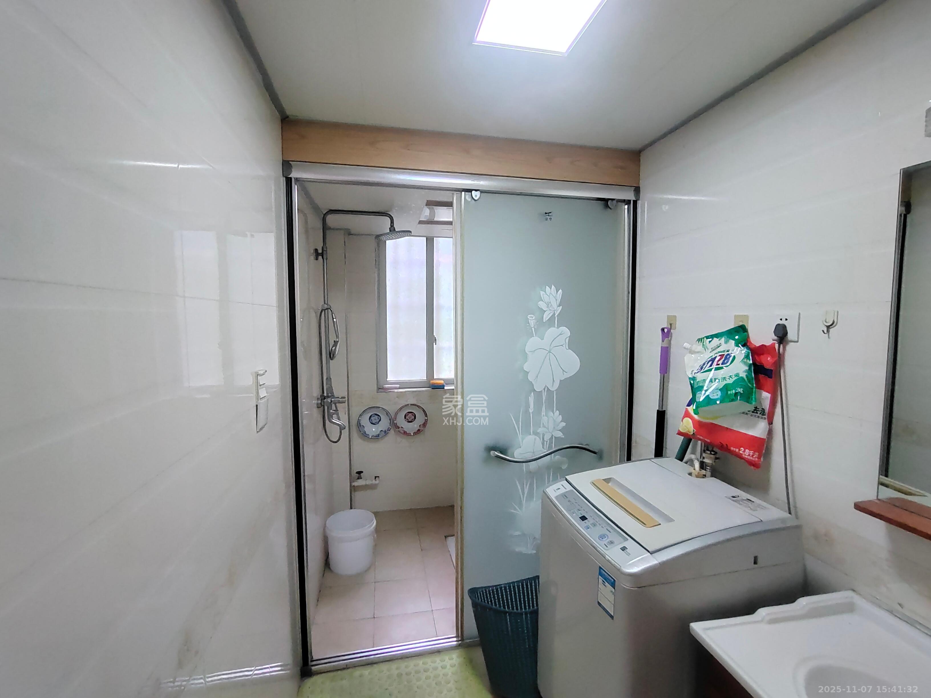 博雅湘水湾 3室2厅2卫 2000.0元/月 博雅湘水湾 3室2厅2卫 2000.0元/月室内图