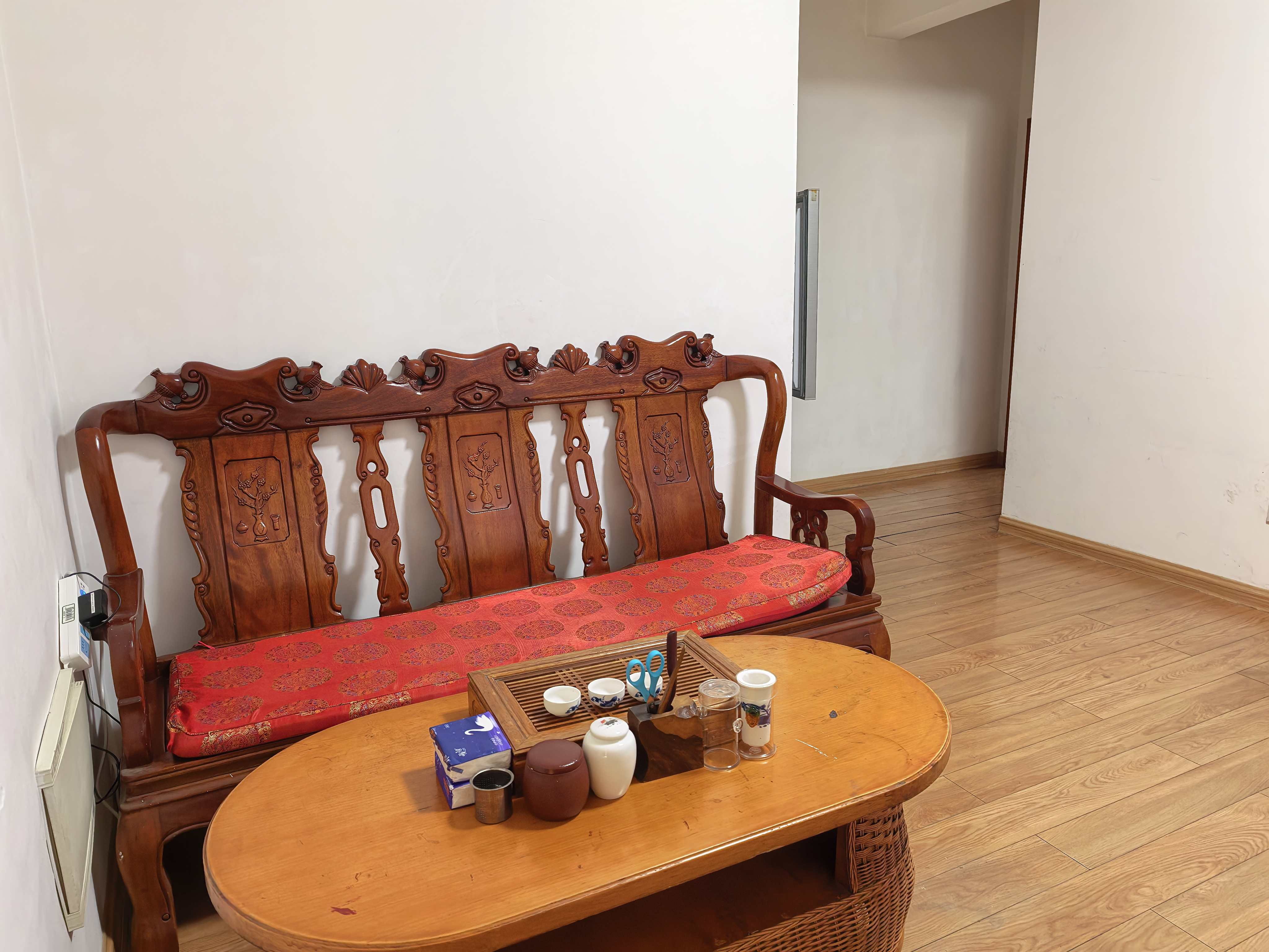 华湘贵府 1室1厅1卫 1280.0元/月 华湘贵府 1室1厅1卫 1280.0元/月室内图