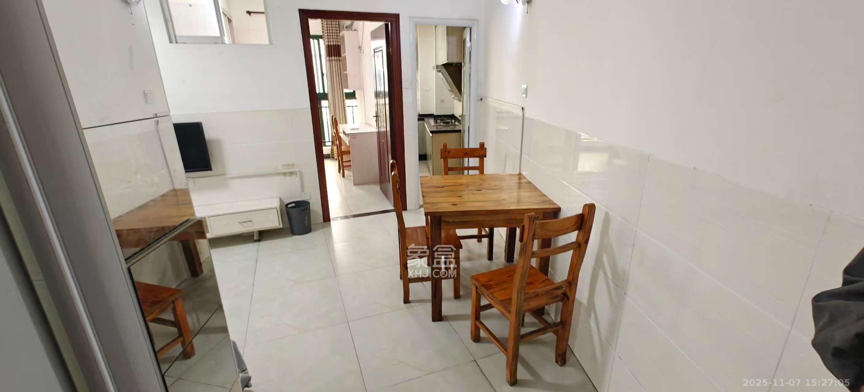 湖韵佳苑  1室1厅1卫    1500.0元/月室内图