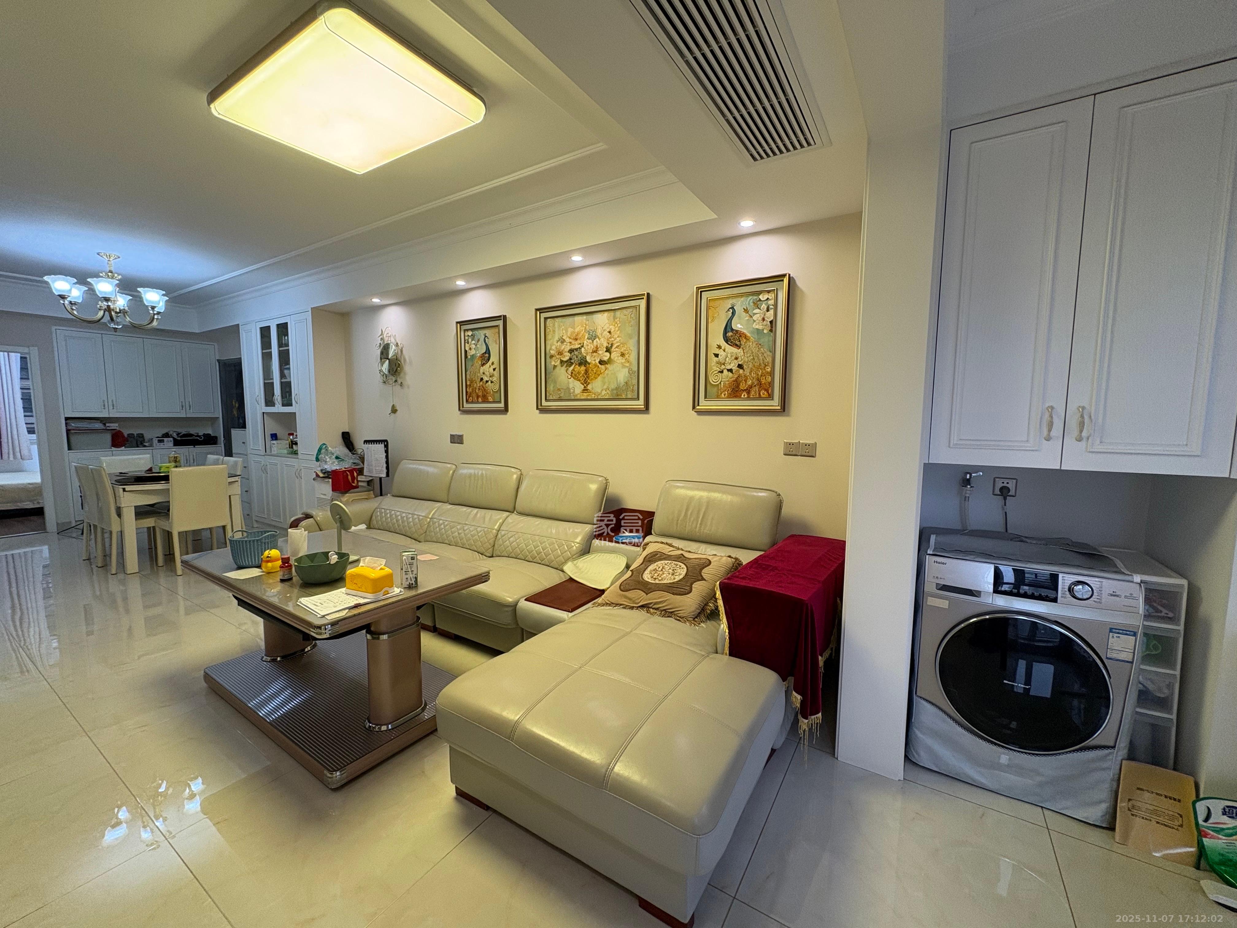 芙蓉万国城MOMA(卓越汇富苑) 3室2厅2卫 3000.0元/月 芙蓉万国城MOMA(卓越汇富苑) 3室2厅2卫 3000.0元/月室内图