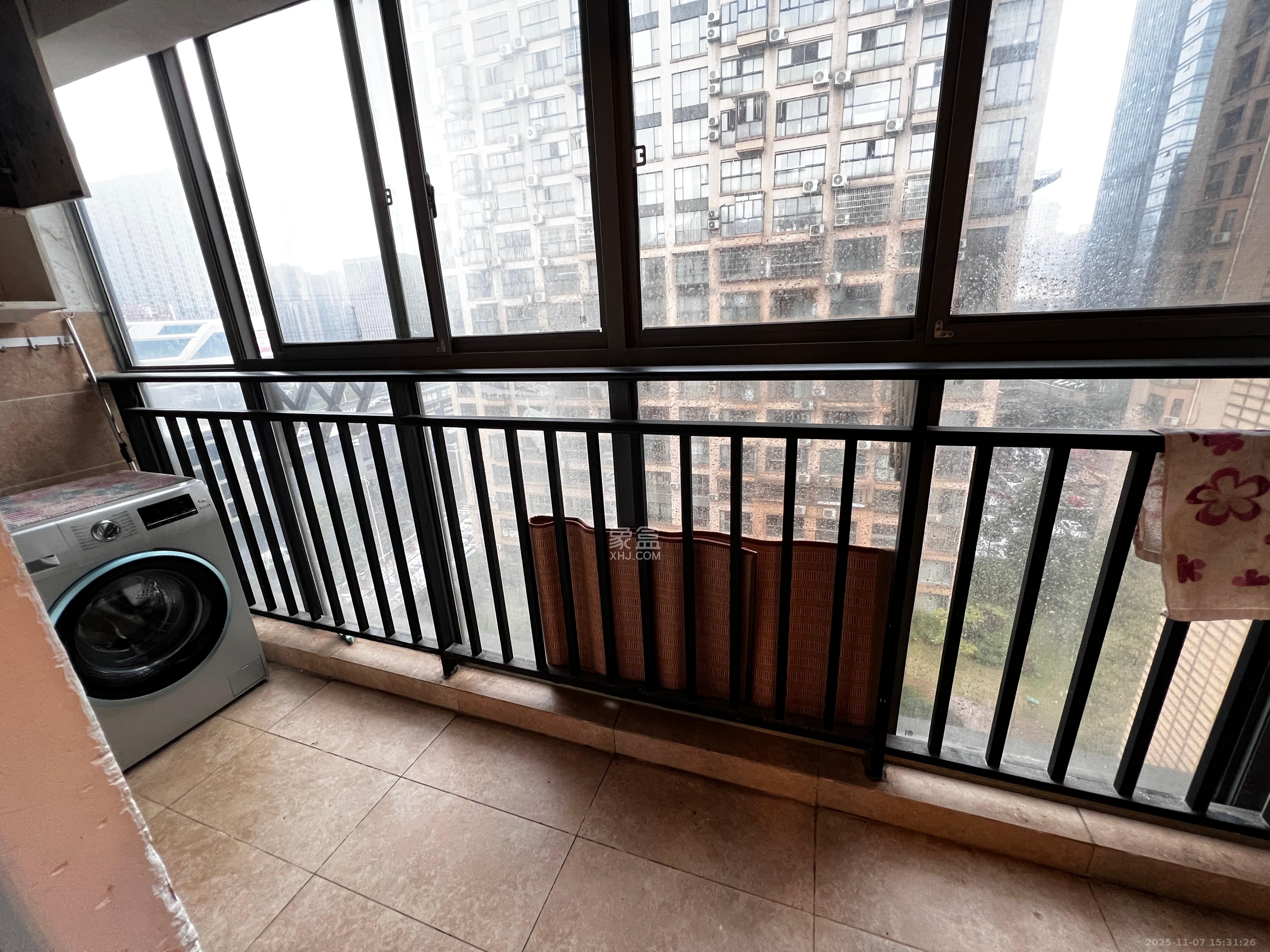 中城丽景香山园  2室2厅1卫    2800.0元/月室内图