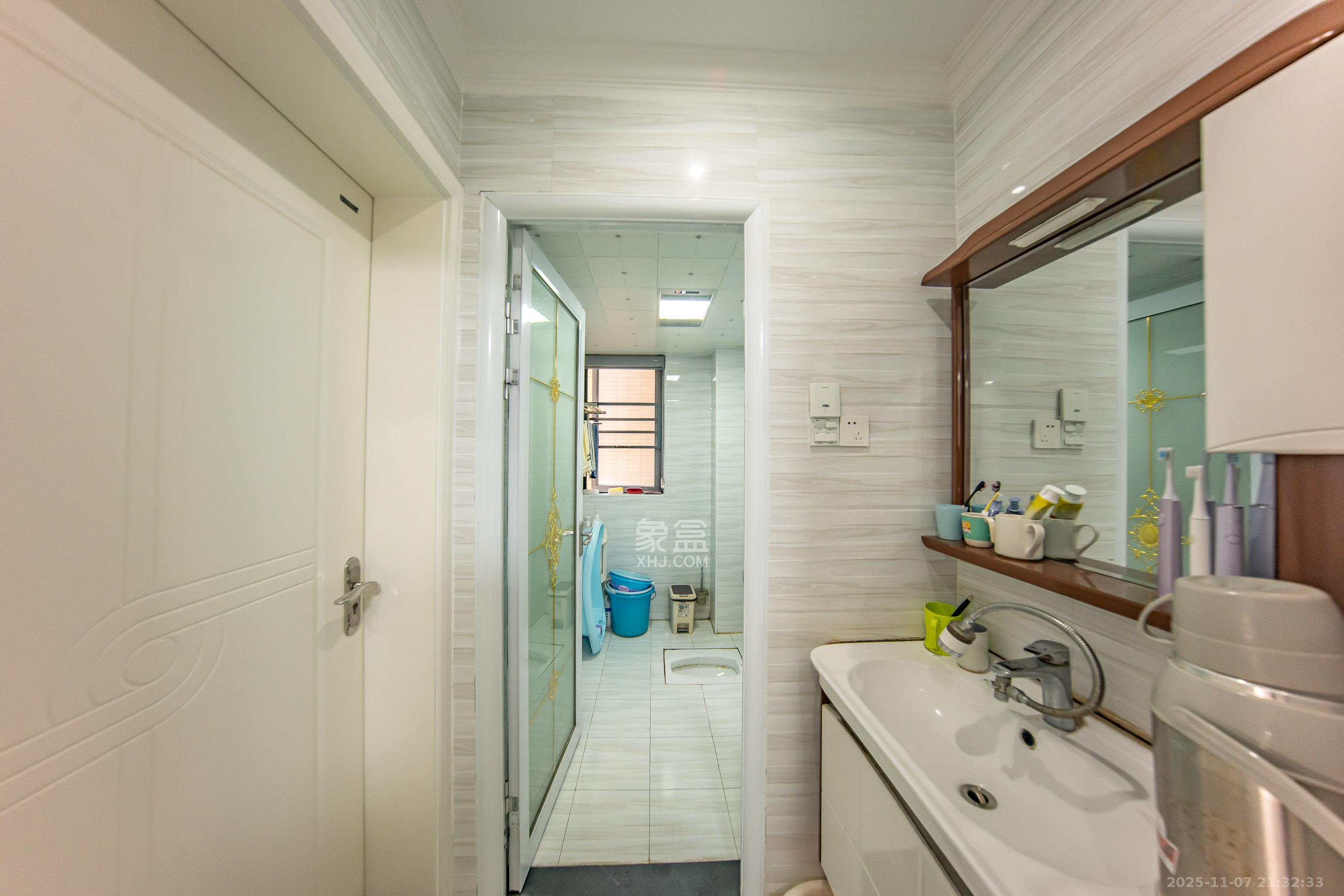 湘熙水郡(观澜海赋家园) 3室2厅1卫 98.0万 湘熙水郡(观澜海赋家园) 3室2厅1卫 98.0万卫生间