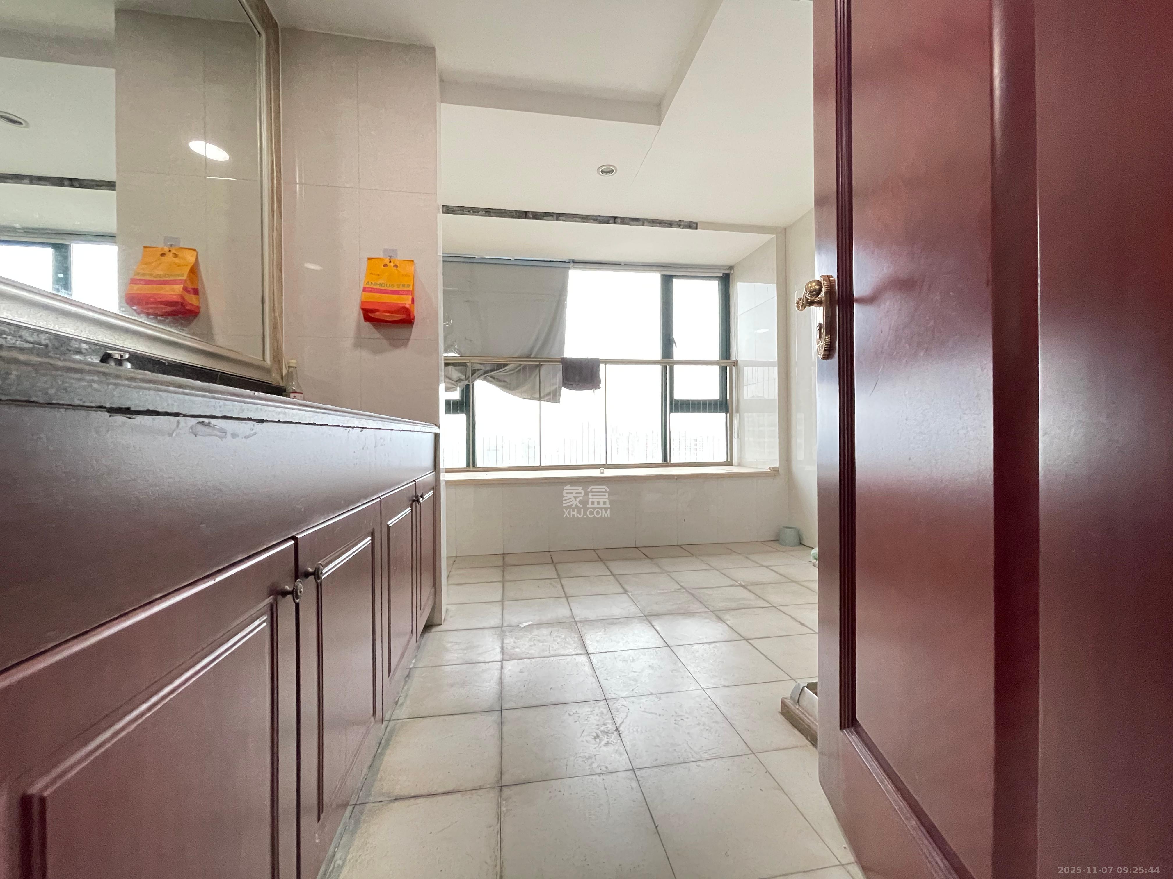 恒大名都 5室2厅4卫 3800.0元/月 恒大名都 5室2厅4卫 3800.0元/月室内图