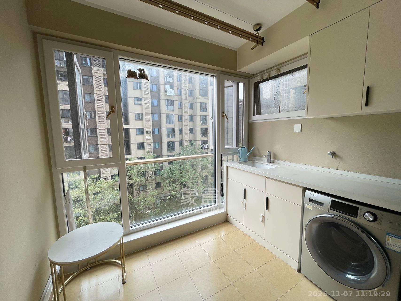 万科魅力之城观澜里  3室2厅2卫    2900.0元/月室内图