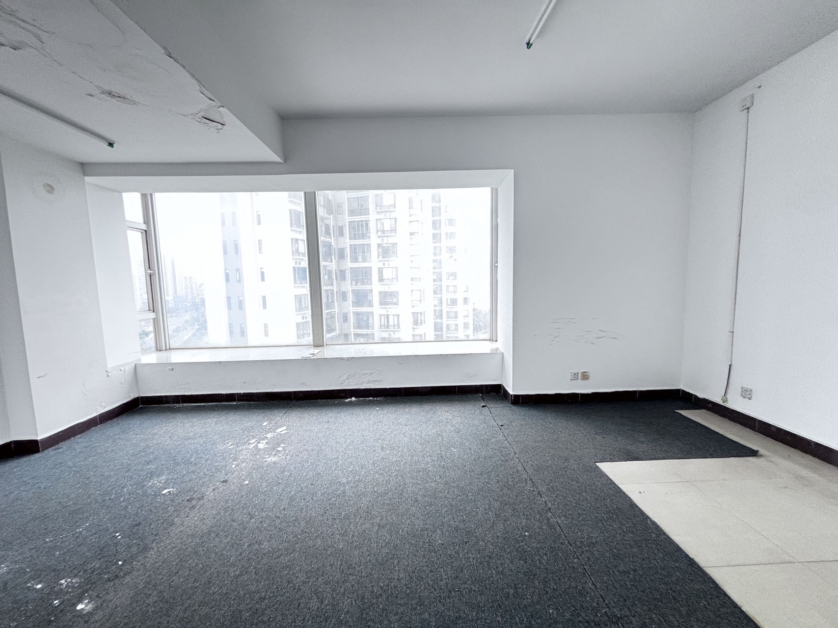 半山花园  4室1厅1卫    7000.0元/月室内图