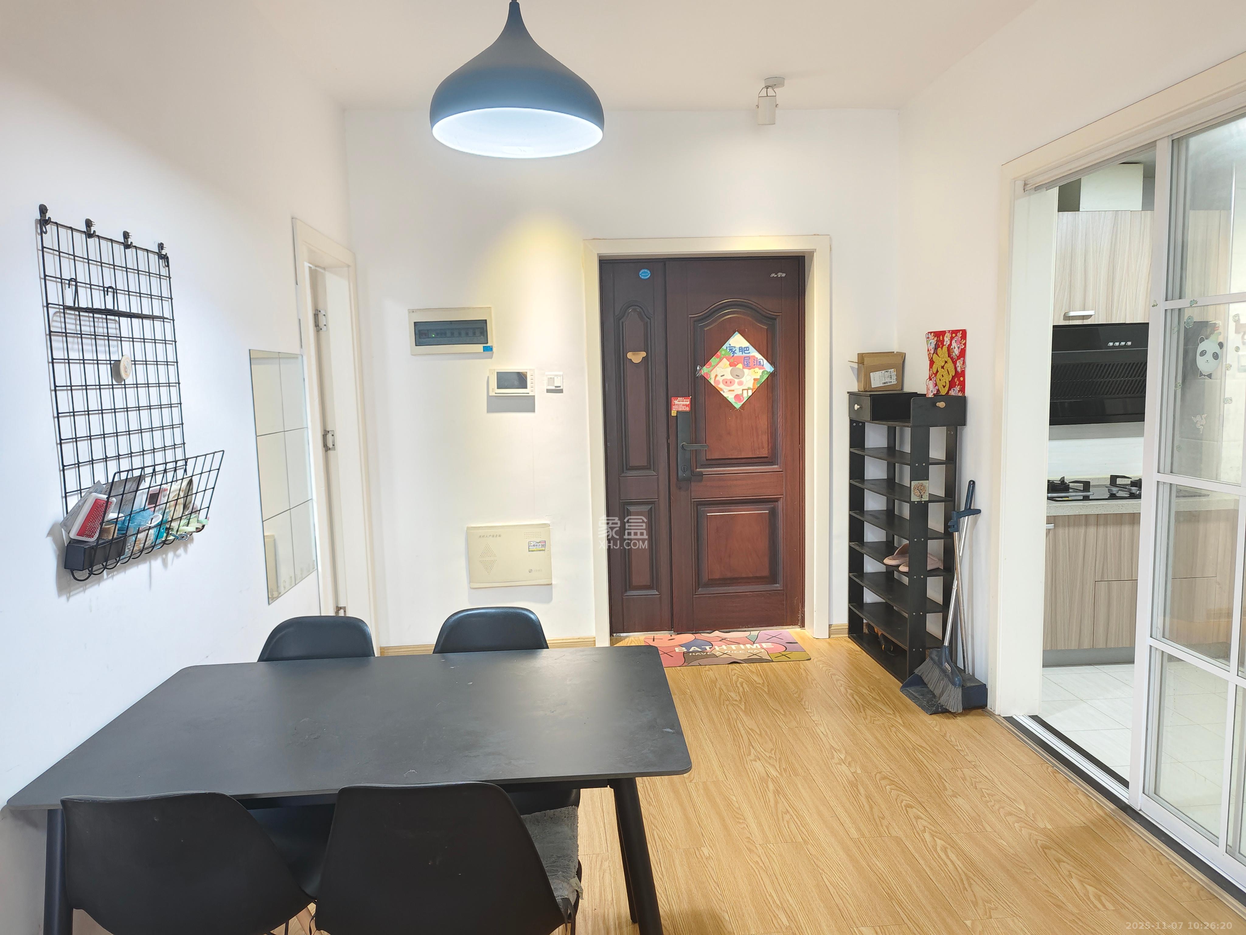 光明E城  2室2厅1卫    2300.0元/月室内图