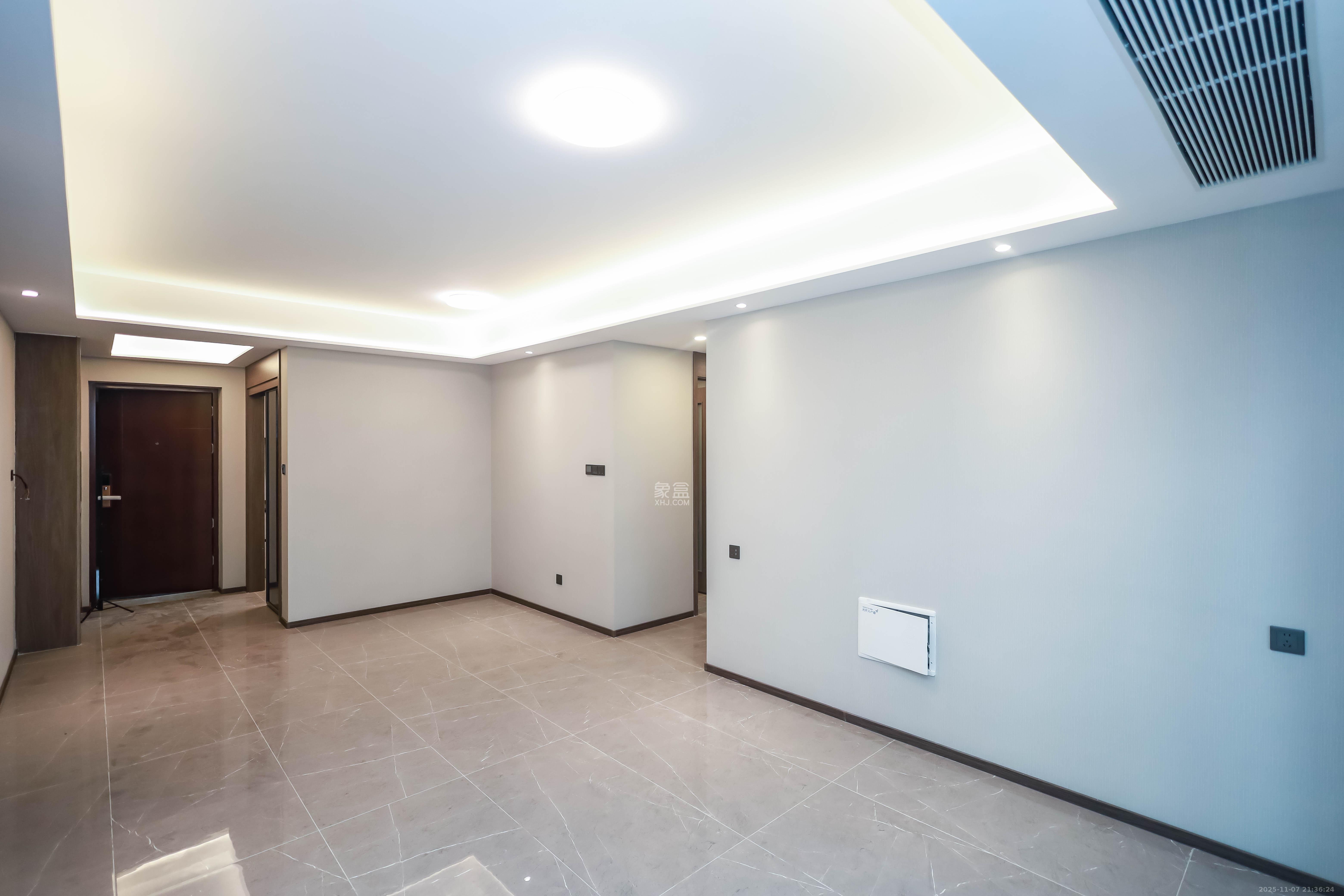 龙湖舜山府 3室2厅1卫 162.0万 龙湖舜山府 3室2厅1卫 162.0万客厅