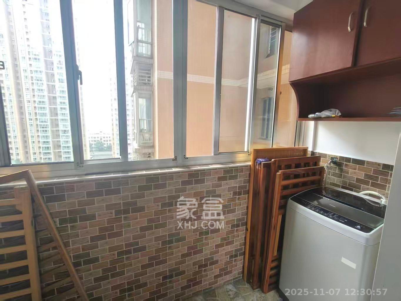 恒广国际景园一二区 3室2厅2卫 2500.0元/月 恒广国际景园一二区 3室2厅2卫 2500.0元/月室内图