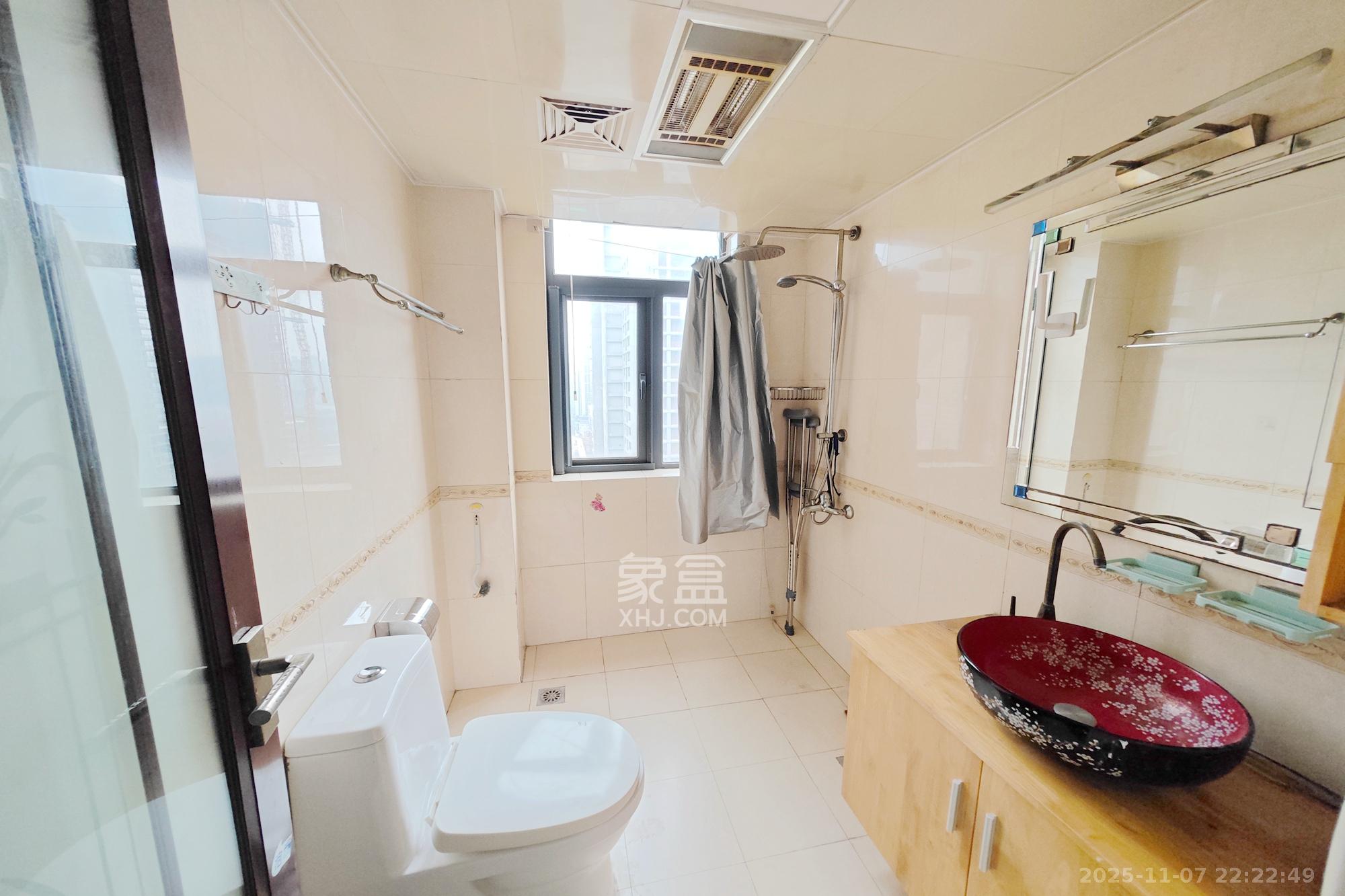 和卉家园  4室2厅2卫    4200.0元/月室内图