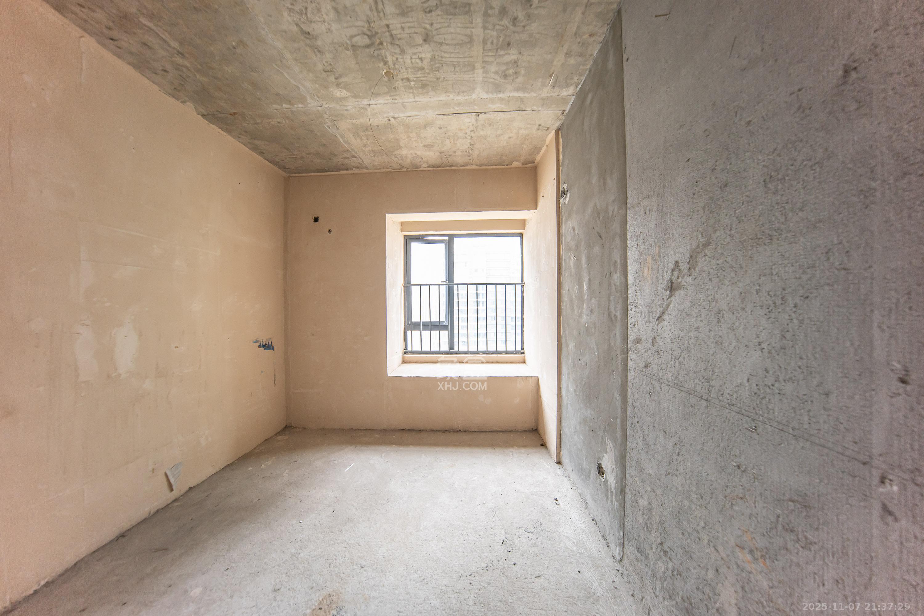 汉高学士府 4室2厅2卫 107.0万 汉高学士府 4室2厅2卫 107.0万卧室