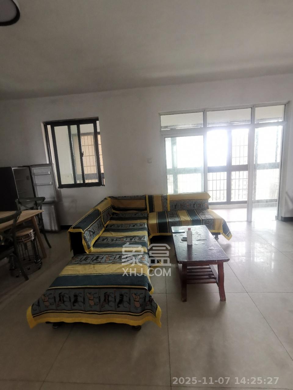 佳辉丽景鑫城 3室2厅1卫 2000.0元/月 佳辉丽景鑫城 3室2厅1卫 2000.0元/月室内图