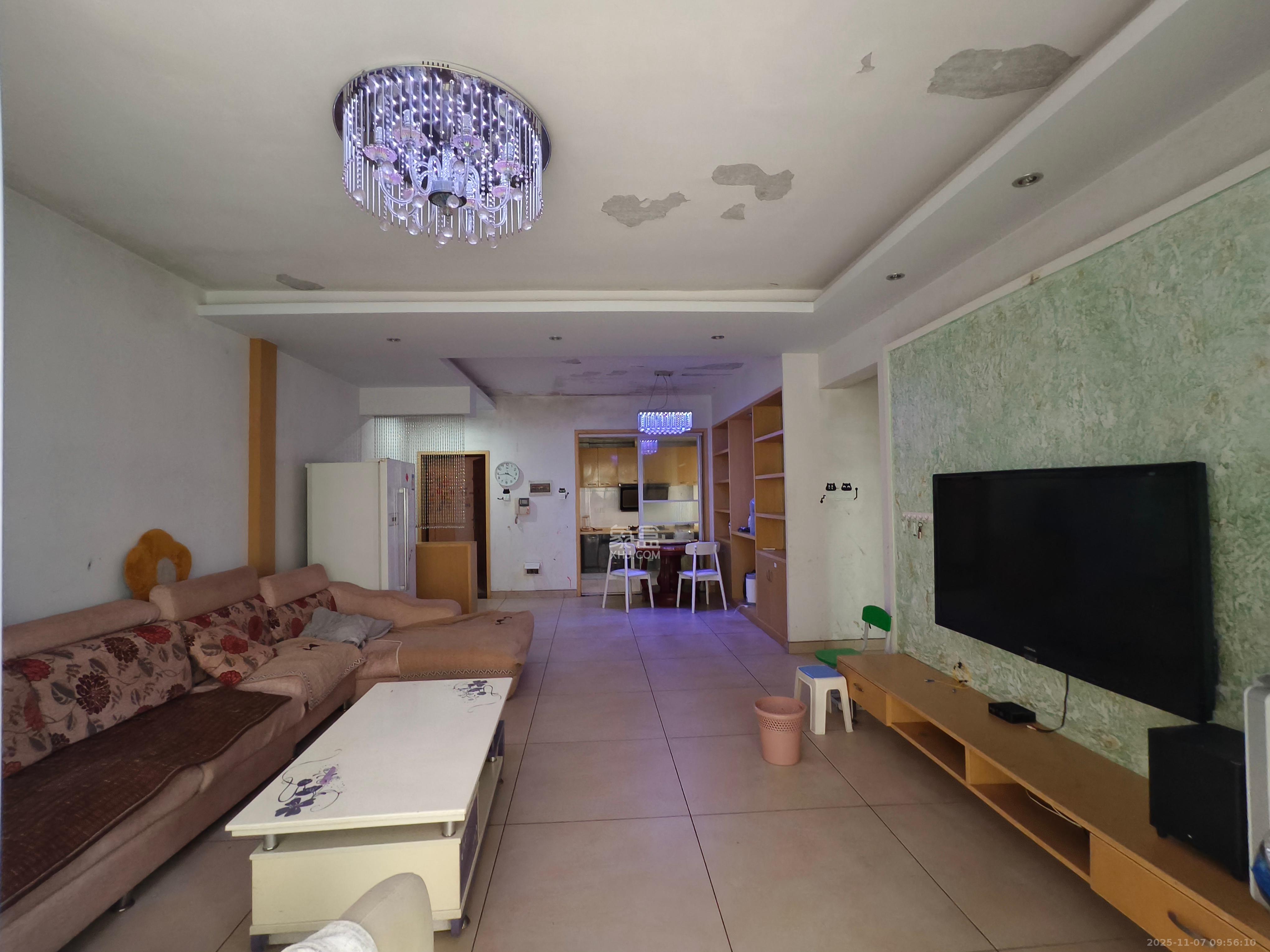 星城国际  1室2厅1卫    1600.0元/月