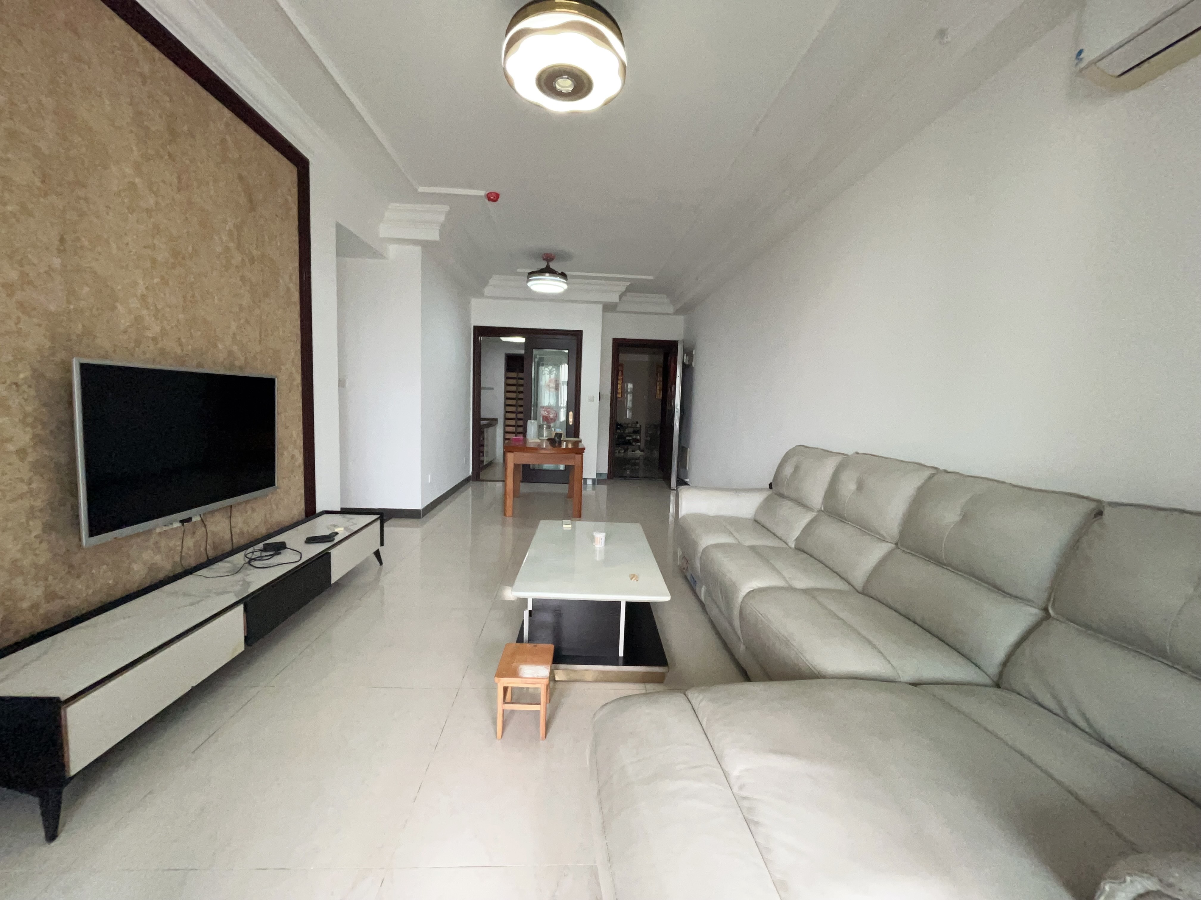 恒大海口文化旅游城  3室2厅2卫    2300.0元/月室内图