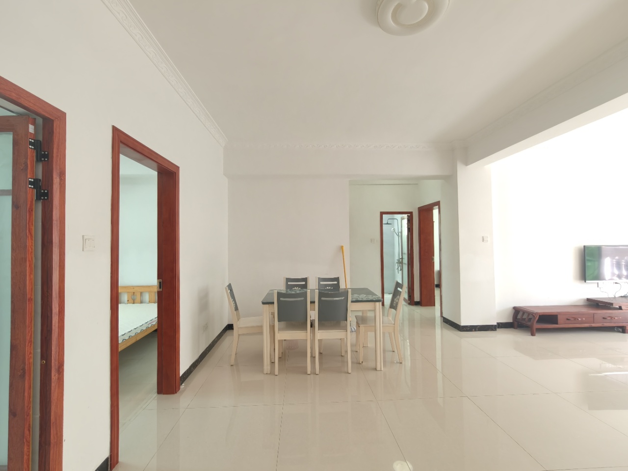 阳光巴洛克广场 3室2厅2卫 2500.0元/月 阳光巴洛克广场 3室2厅2卫 2500.0元/月室内图