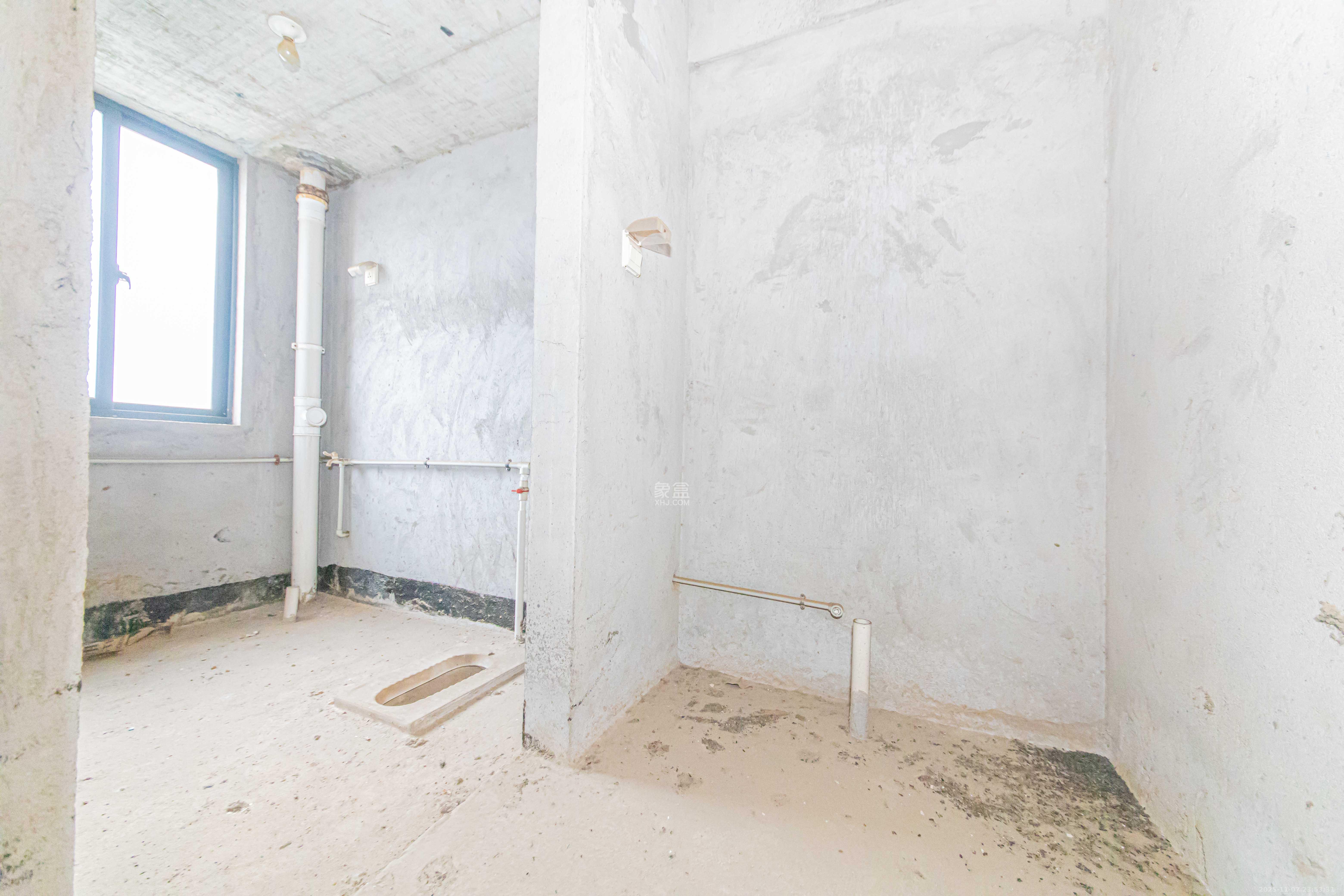 保利花园 3室2厅2卫 123.0万 保利花园 3室2厅2卫 123.0万卫生间