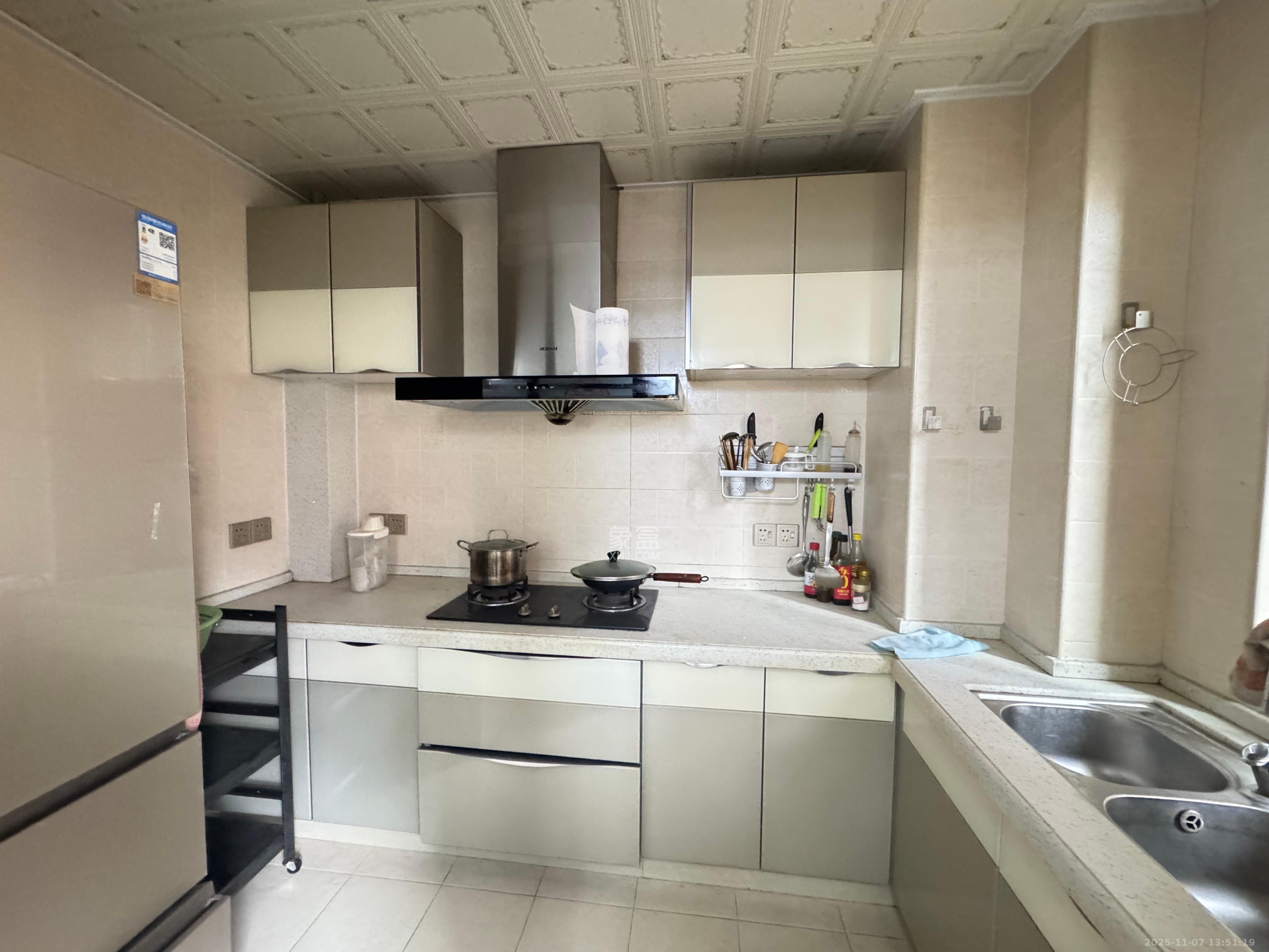 邦盛水岸御园  4室2厅2卫    2000.0元/月室内图