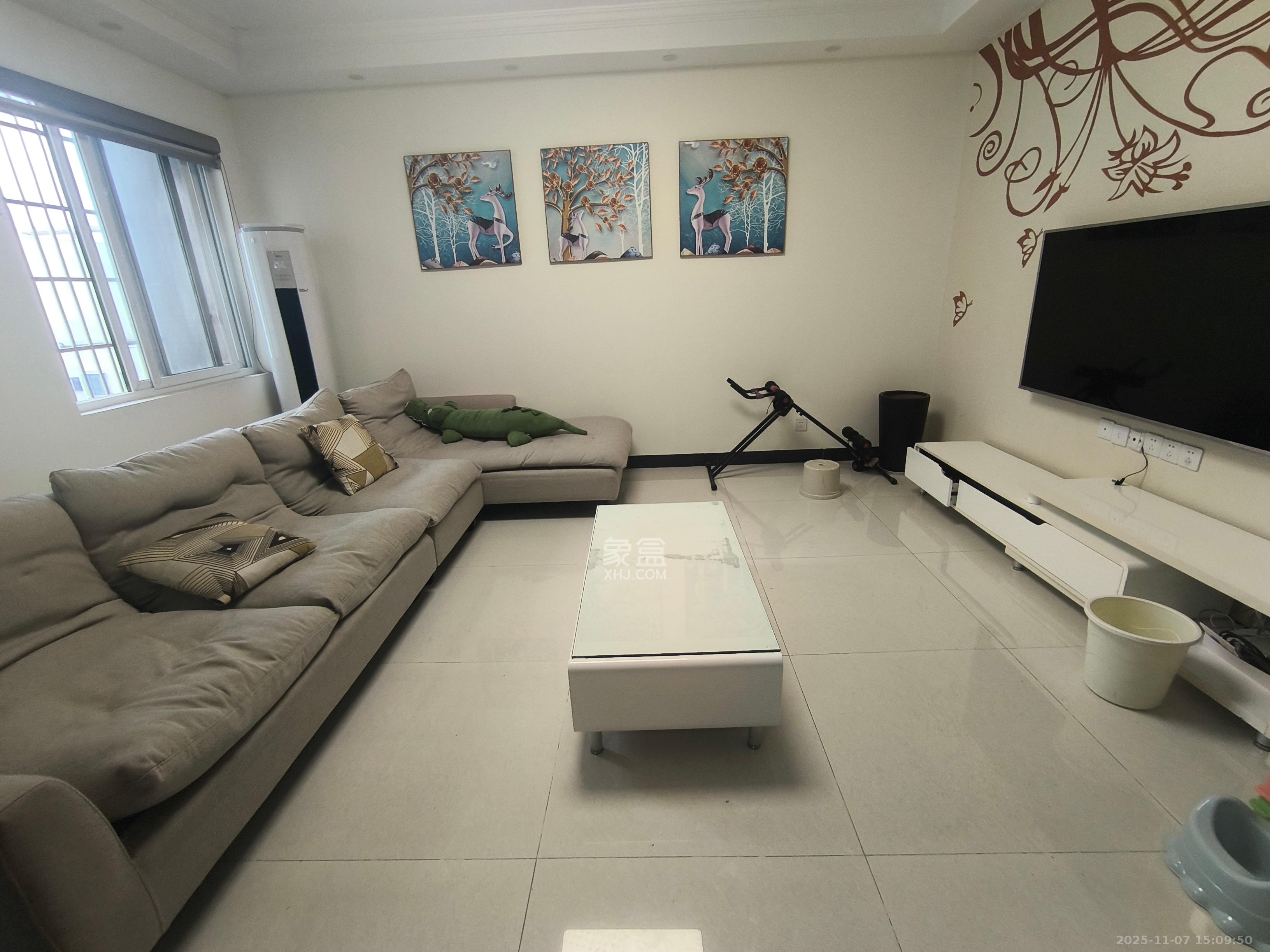 楚天世纪城东苑  2室2厅1卫    1900.0元/月