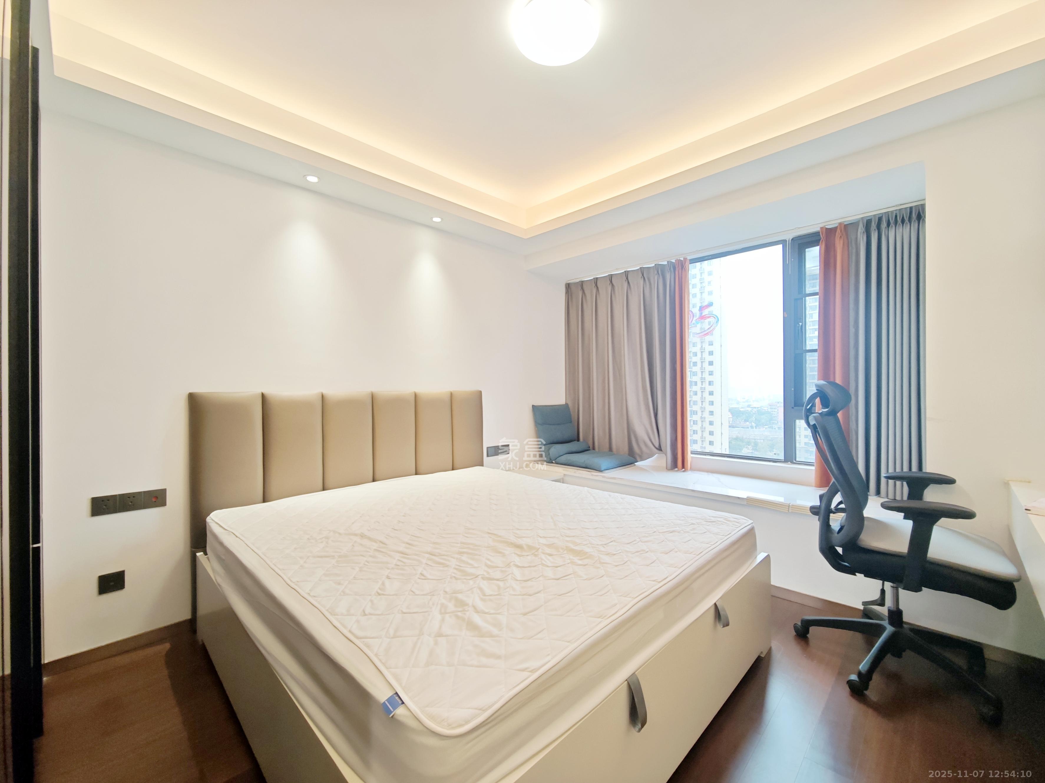 旭辉雨花郡 4室2厅2卫 4300.0元/月 旭辉雨花郡 4室2厅2卫 4300.0元/月室内图