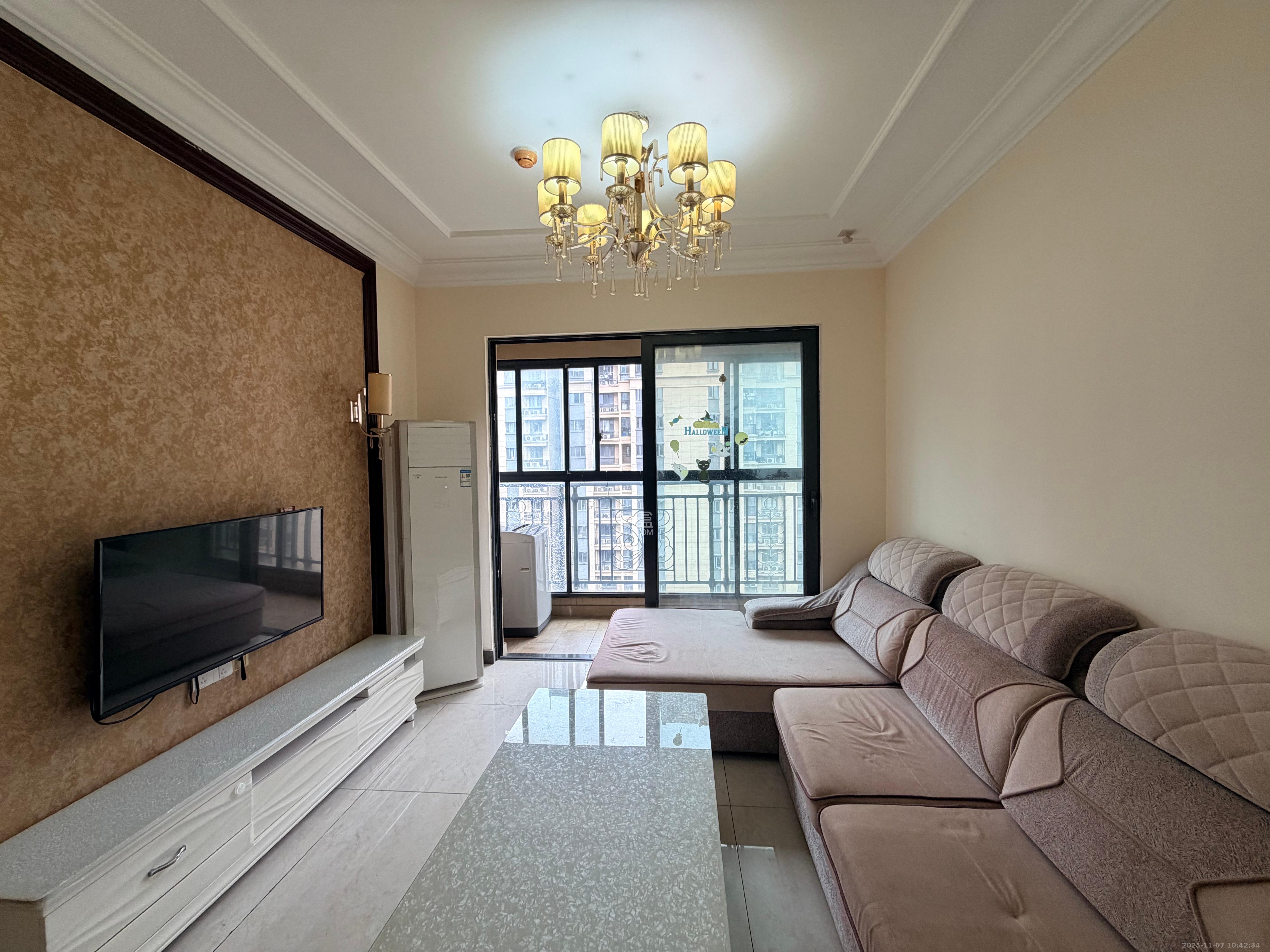 恒大国际广场  3室1厅1卫    2500.0元/月