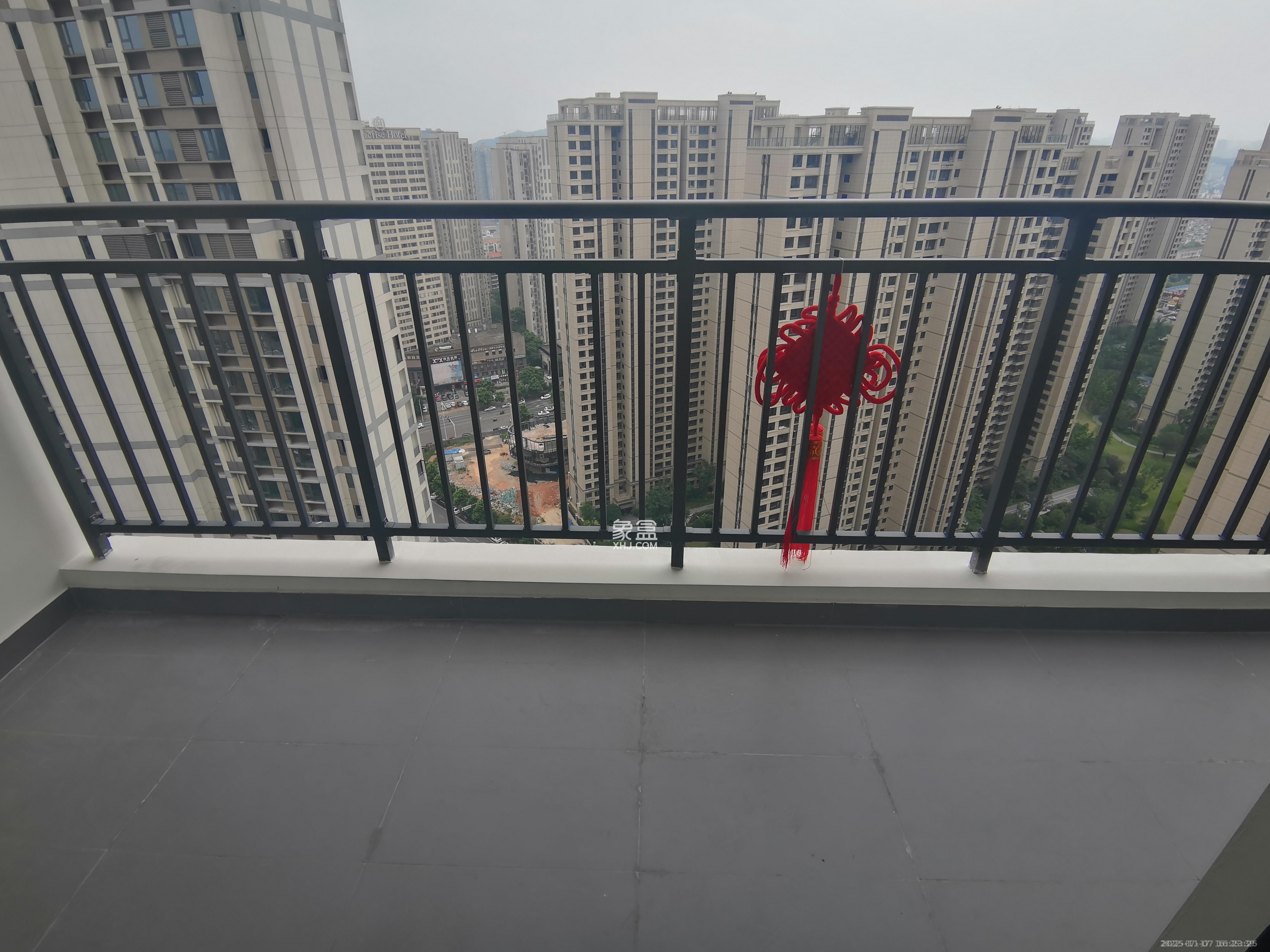 卓越中寰  3室2厅2卫    5000.0元/月室内图