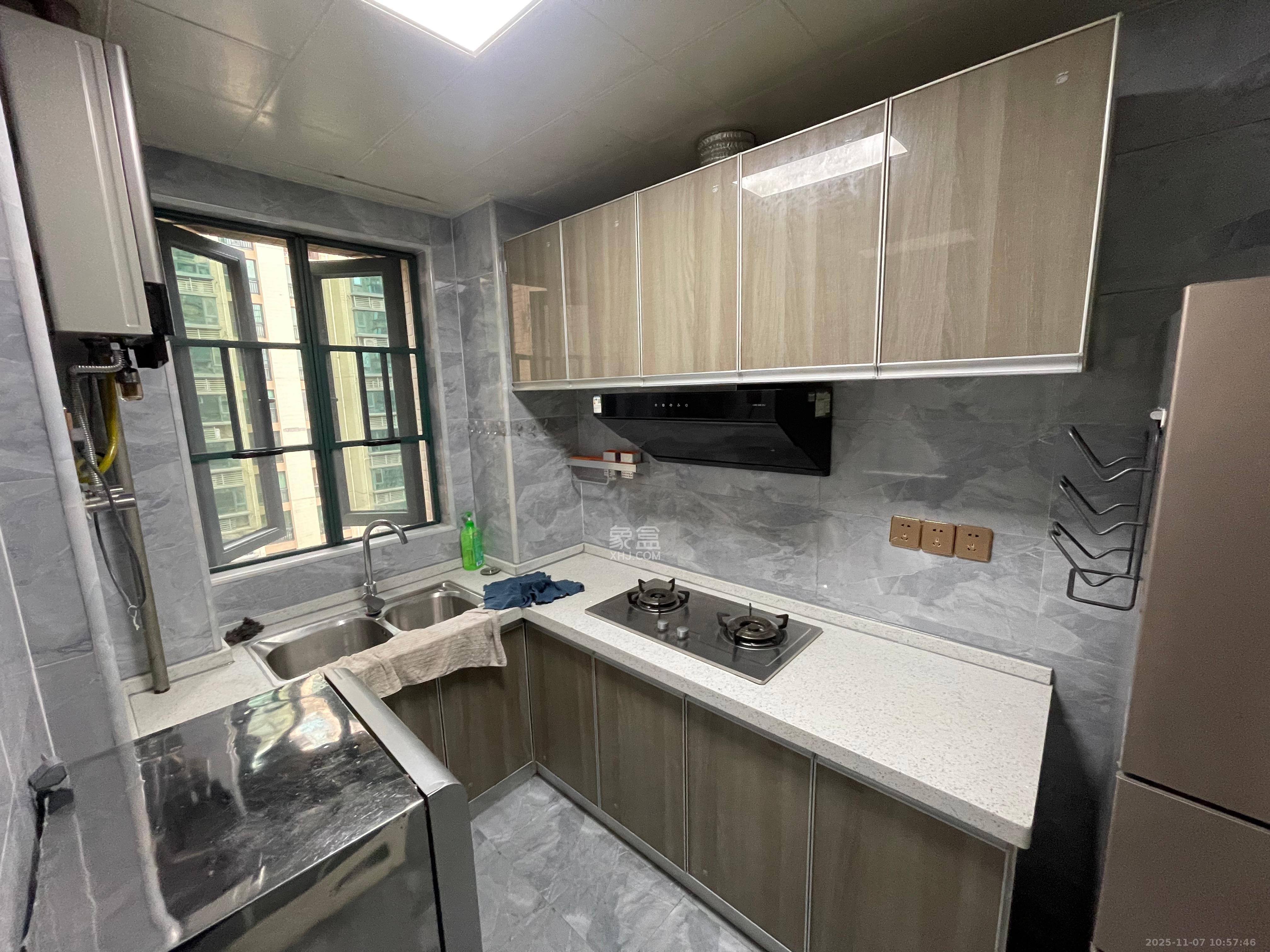 恒大华府  3室2厅1卫    2500.0元/月室内图