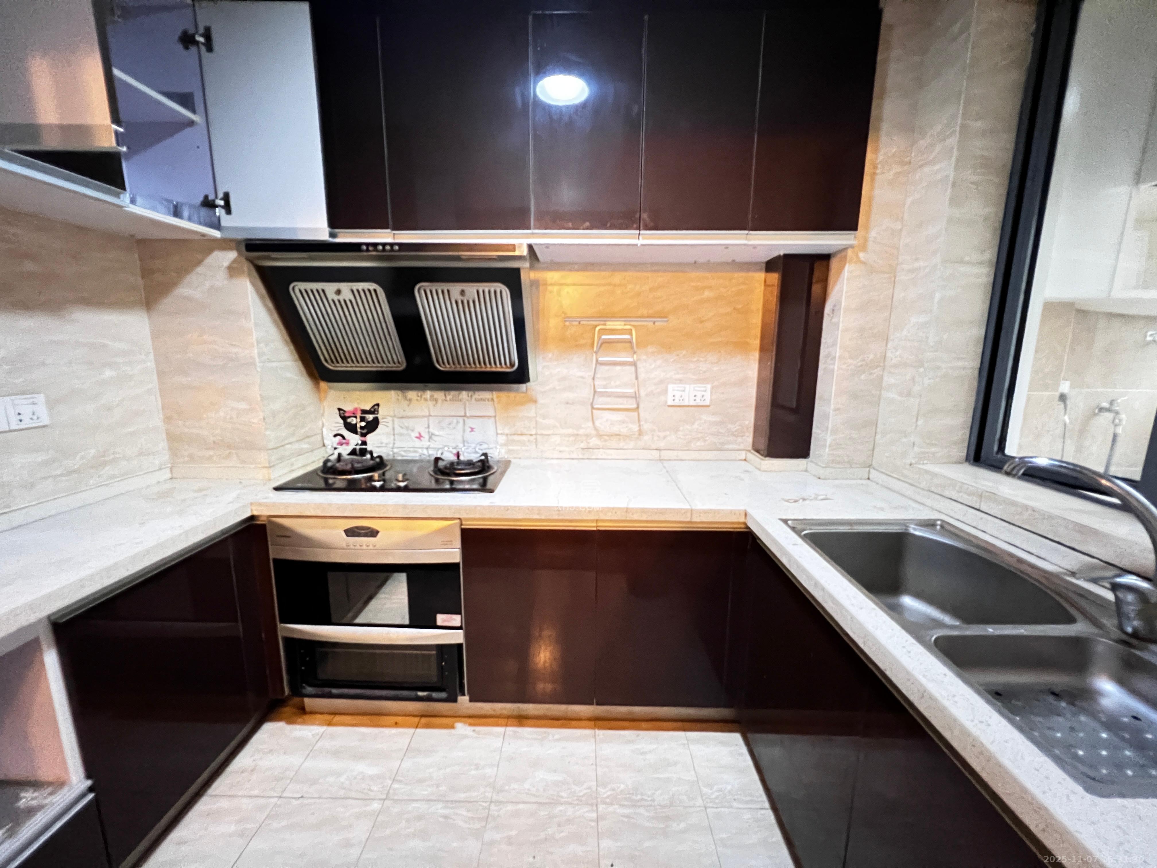 中城丽景香山园  2室2厅1卫    2800.0元/月室内图