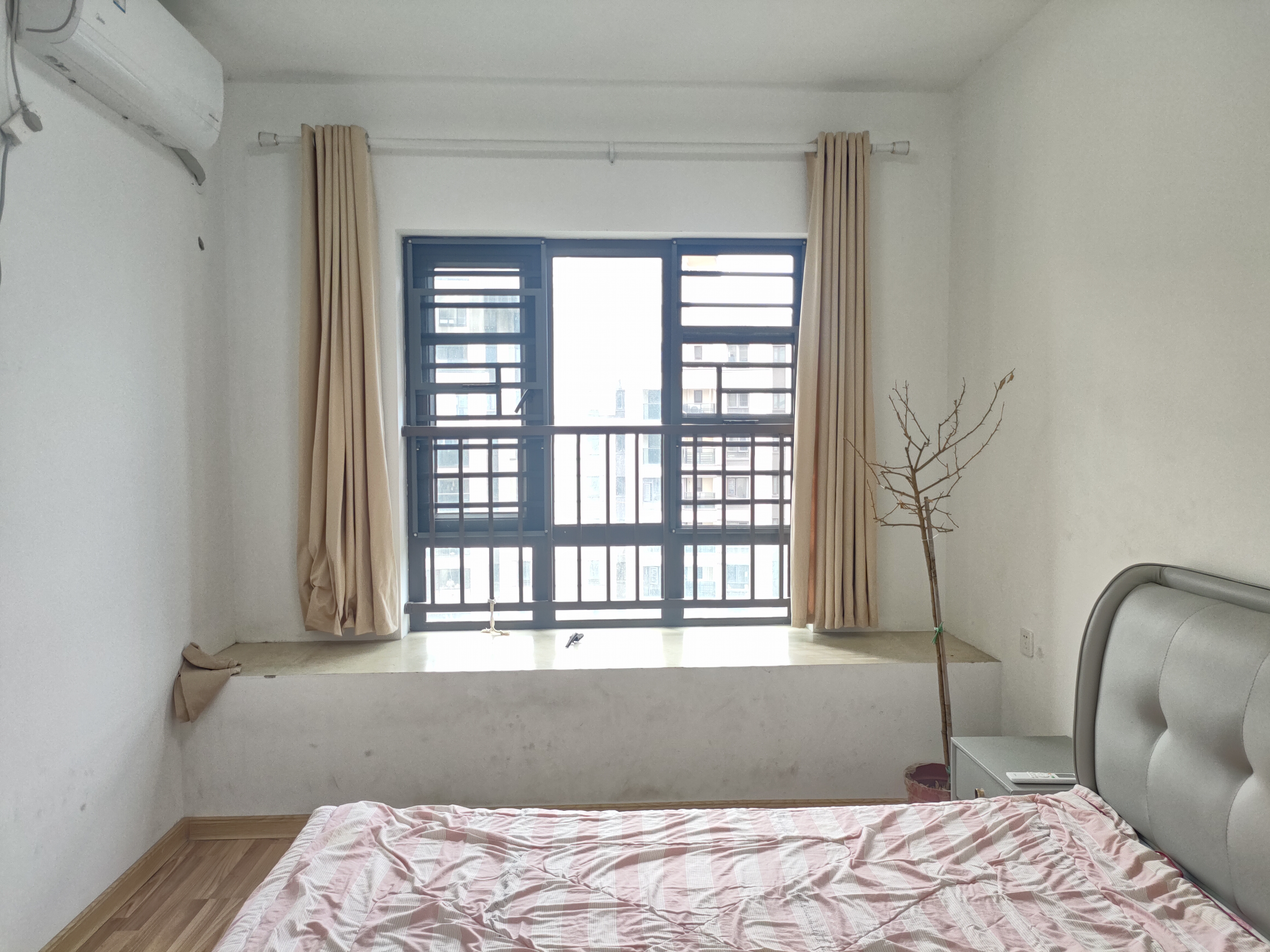 融创海口一号  3室2厅1卫    3600.0元/月室内图