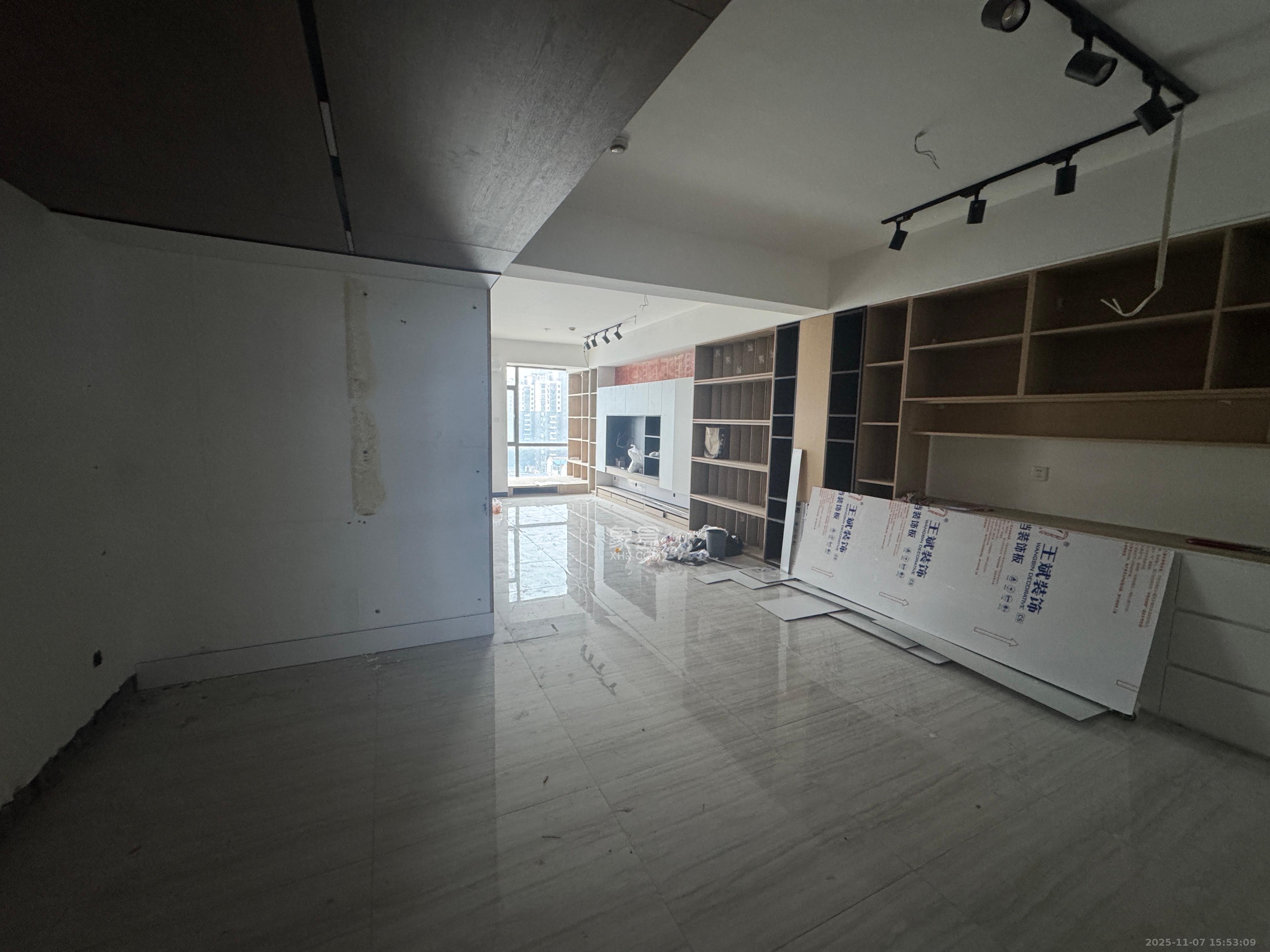 长房中庭国际(东郡华蓉广场) 1室1厅1卫 3200.0元/月 长房中庭国际(东郡华蓉广场) 1室1厅1卫 3200.0元/月室内图