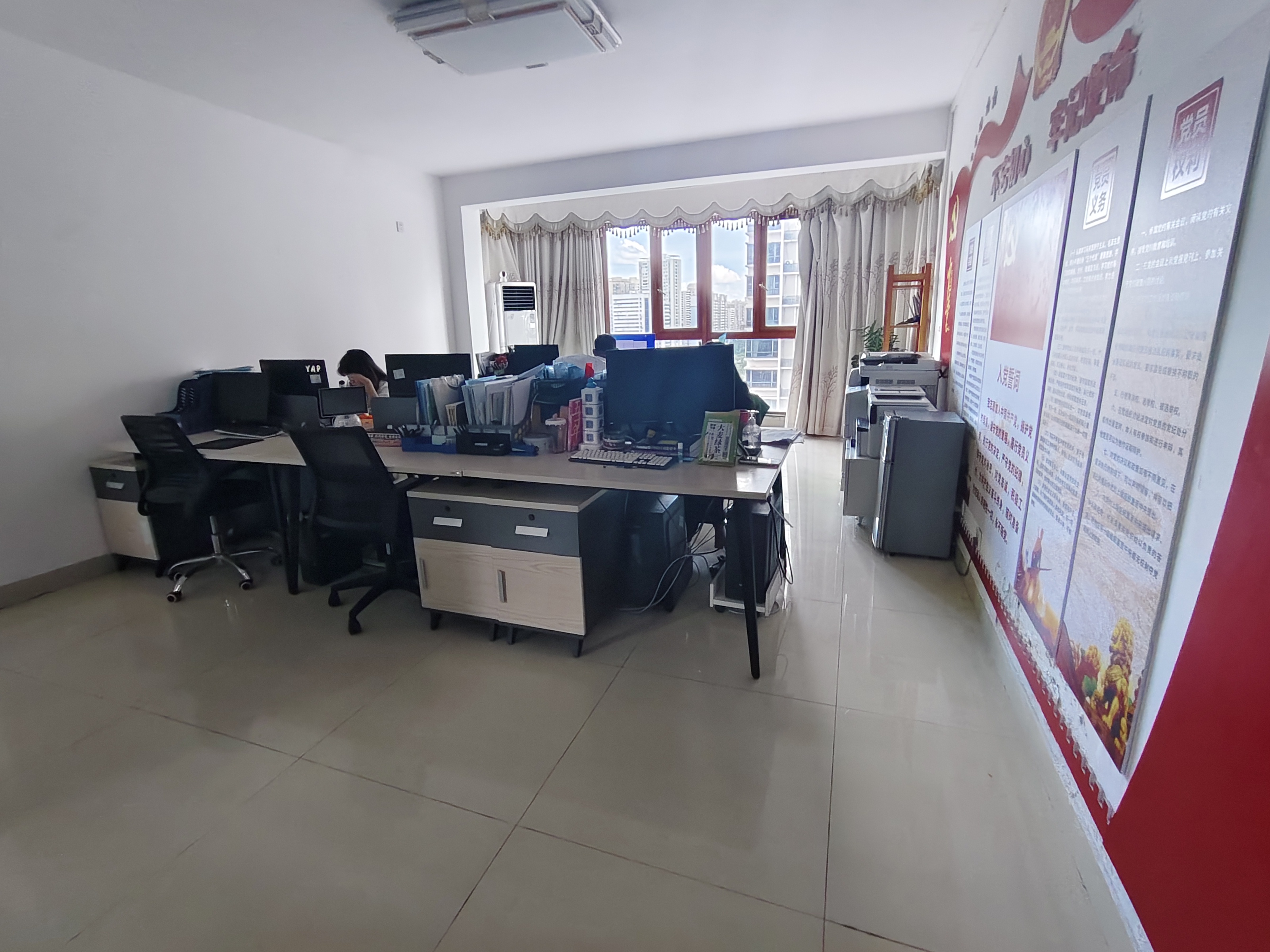 龙泉家园 4室2厅2卫 196.0万 龙泉家园 4室2厅2卫 196.0万室内图