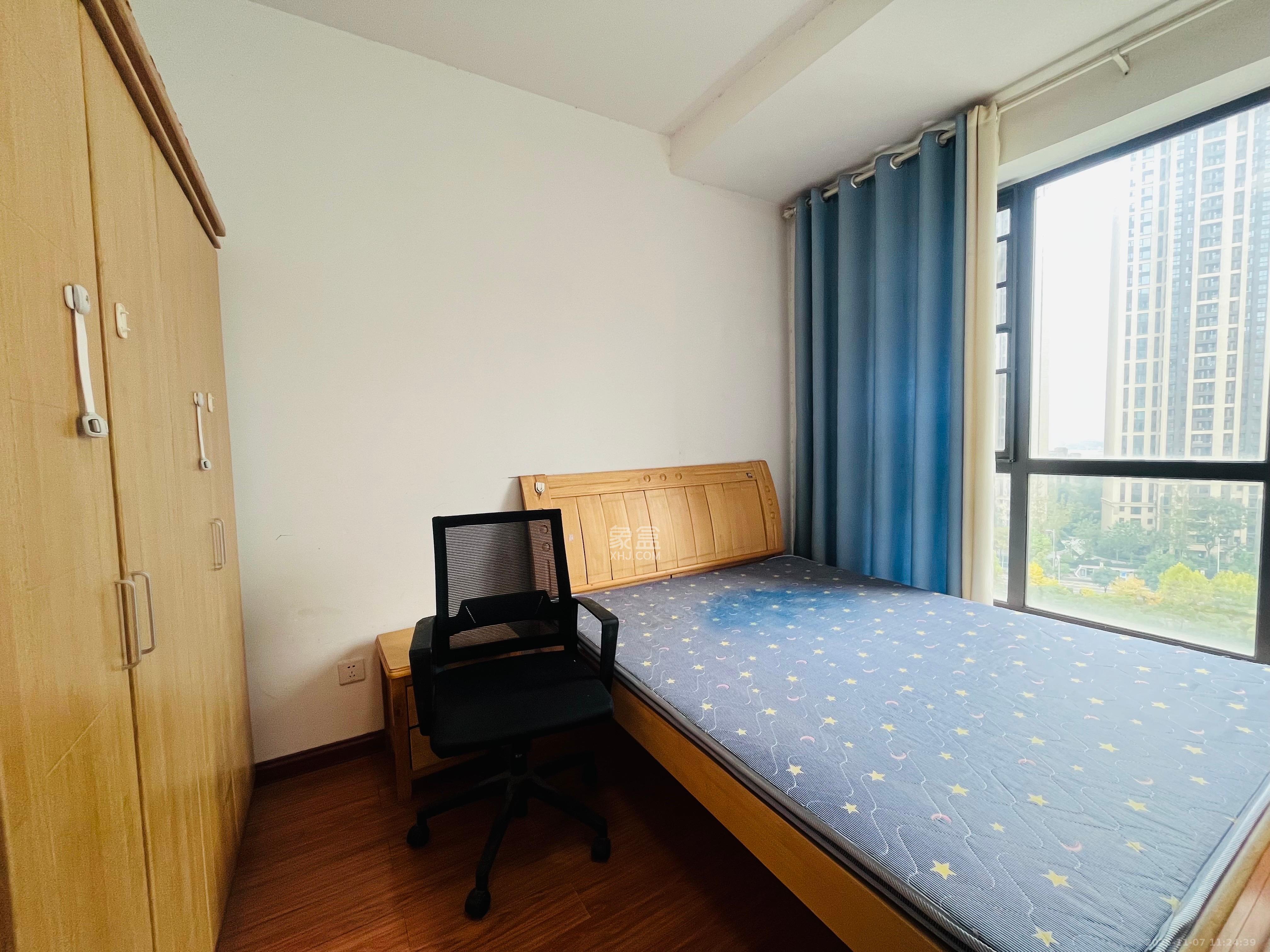 和泓梅溪四季 3室2厅2卫 2500.0元/月 和泓梅溪四季 3室2厅2卫 2500.0元/月室内图