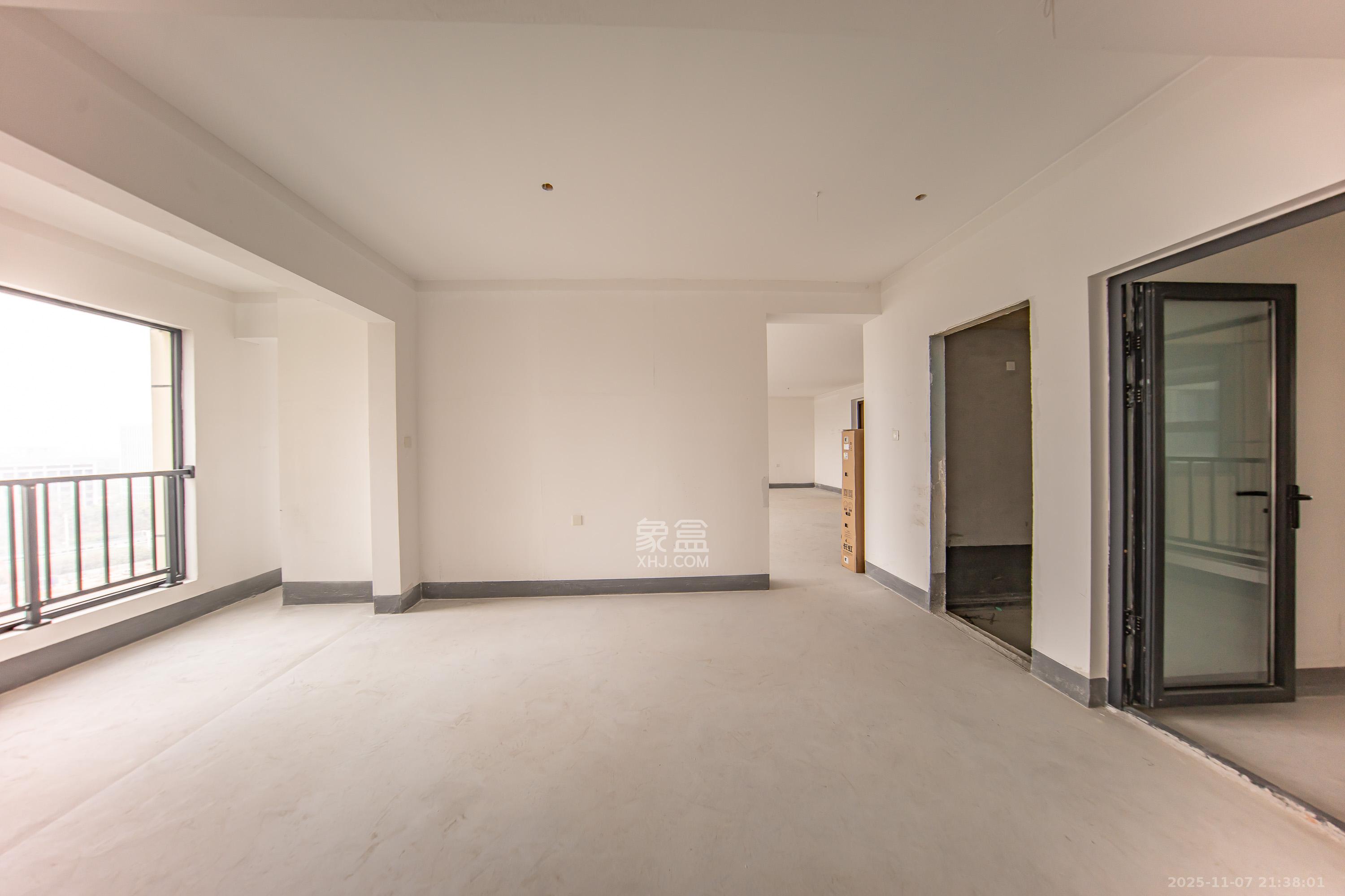 建投象山国际 5室2厅2卫 240.0万 建投象山国际 5室2厅2卫 240.0万卧室