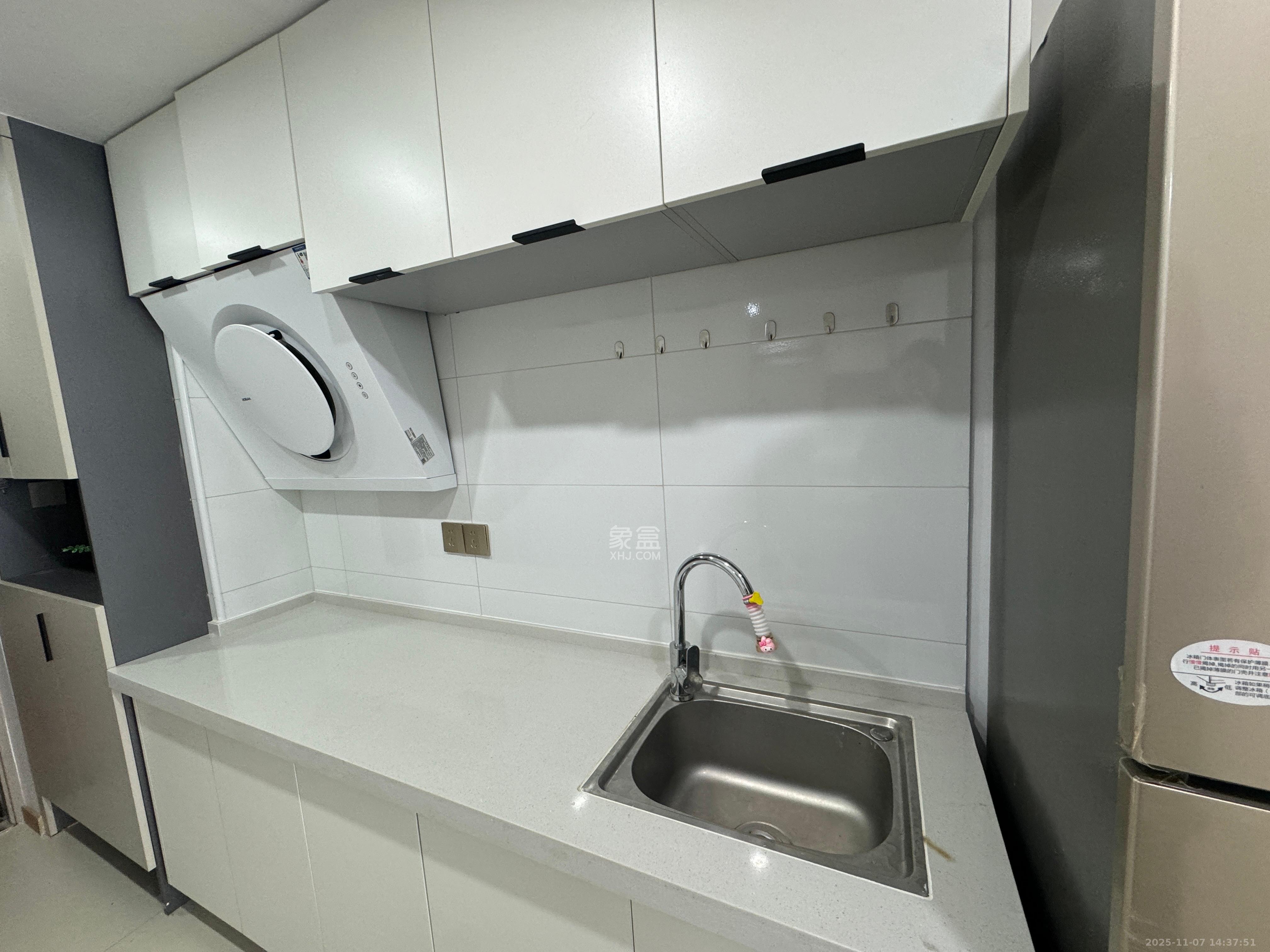 保利中环广场(保利中悦苑) 2室1厅1卫 2100.0元/月 保利中环广场(保利中悦苑) 2室1厅1卫 2100.0元/月室内图