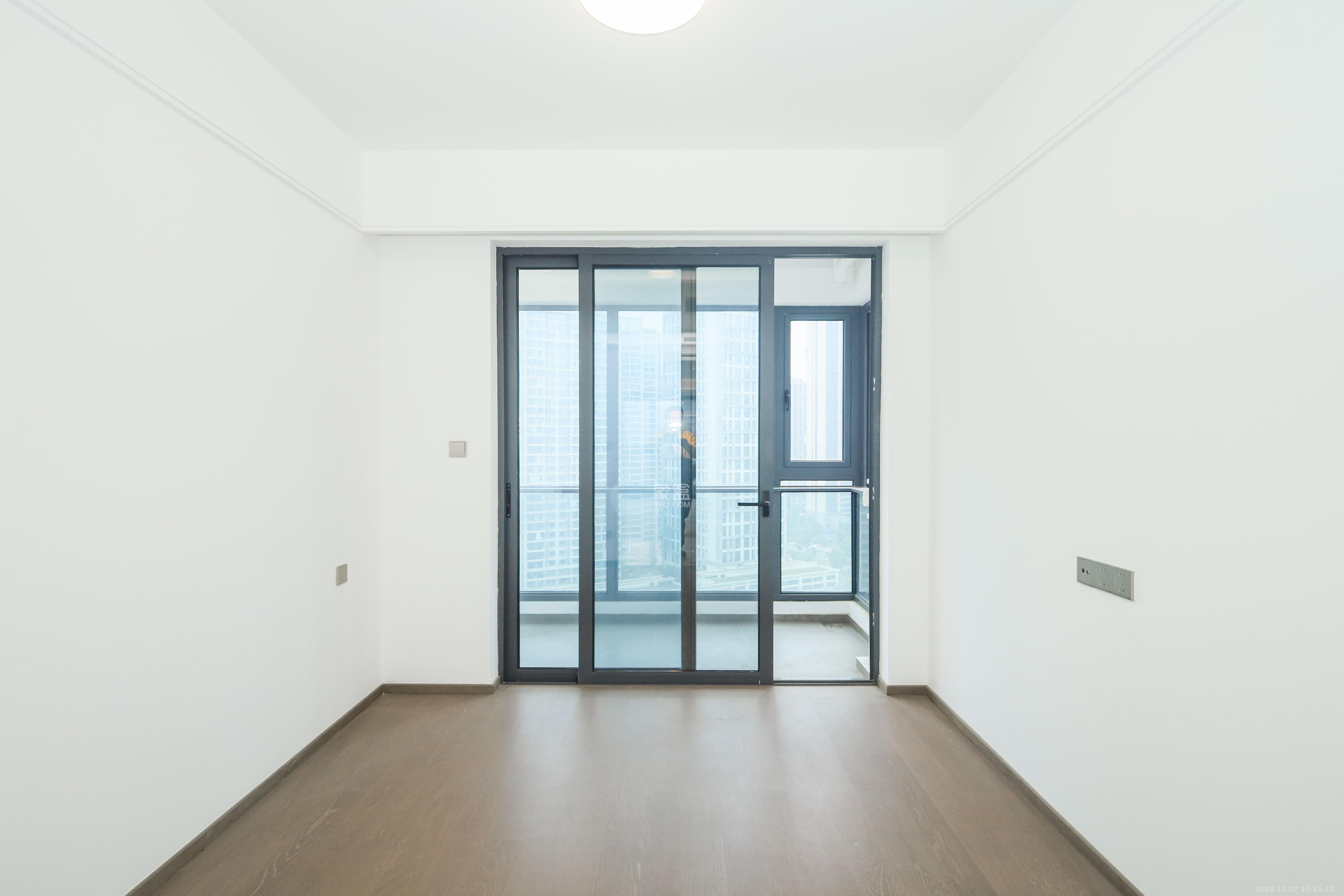 绿城招商桂语雲峯 4室2厅2卫 308.0万 绿城招商桂语雲峯 4室2厅2卫 308.0万卧室