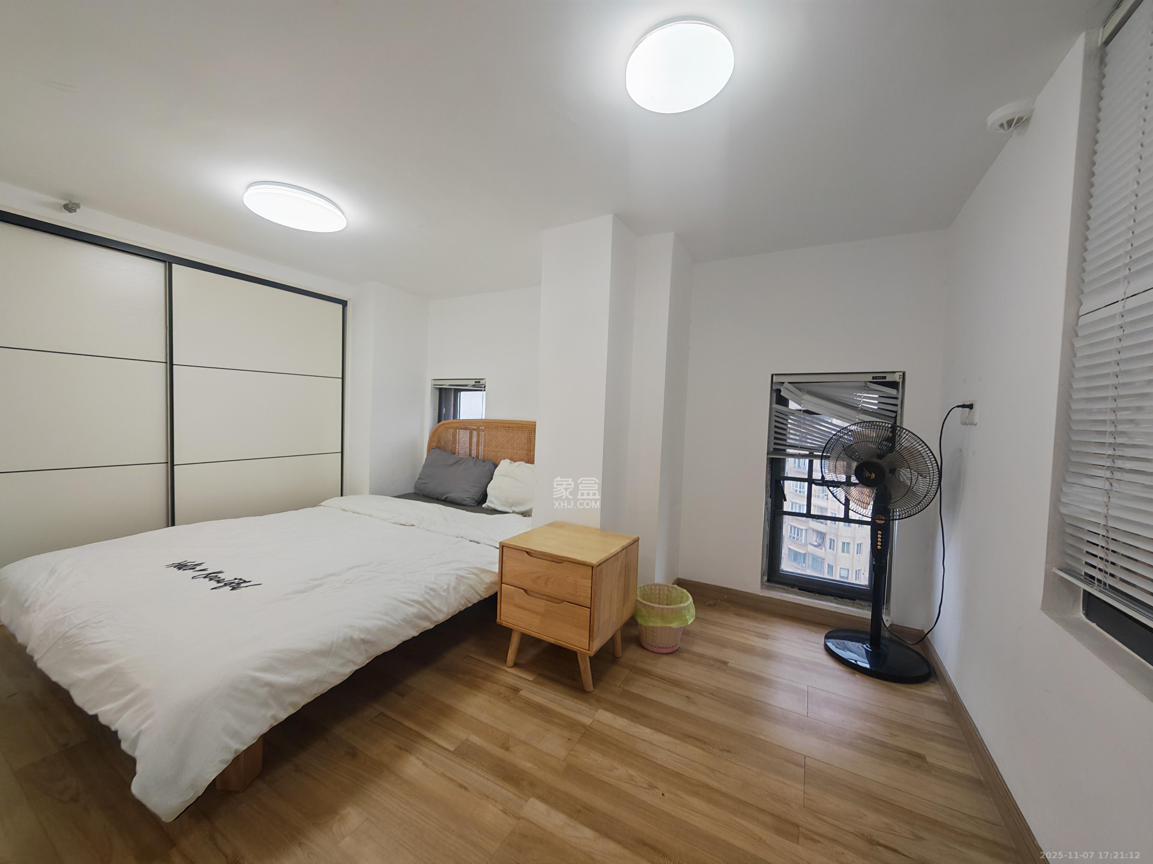 钱隆世家  2室1厅1卫    1700.0元/月室内图