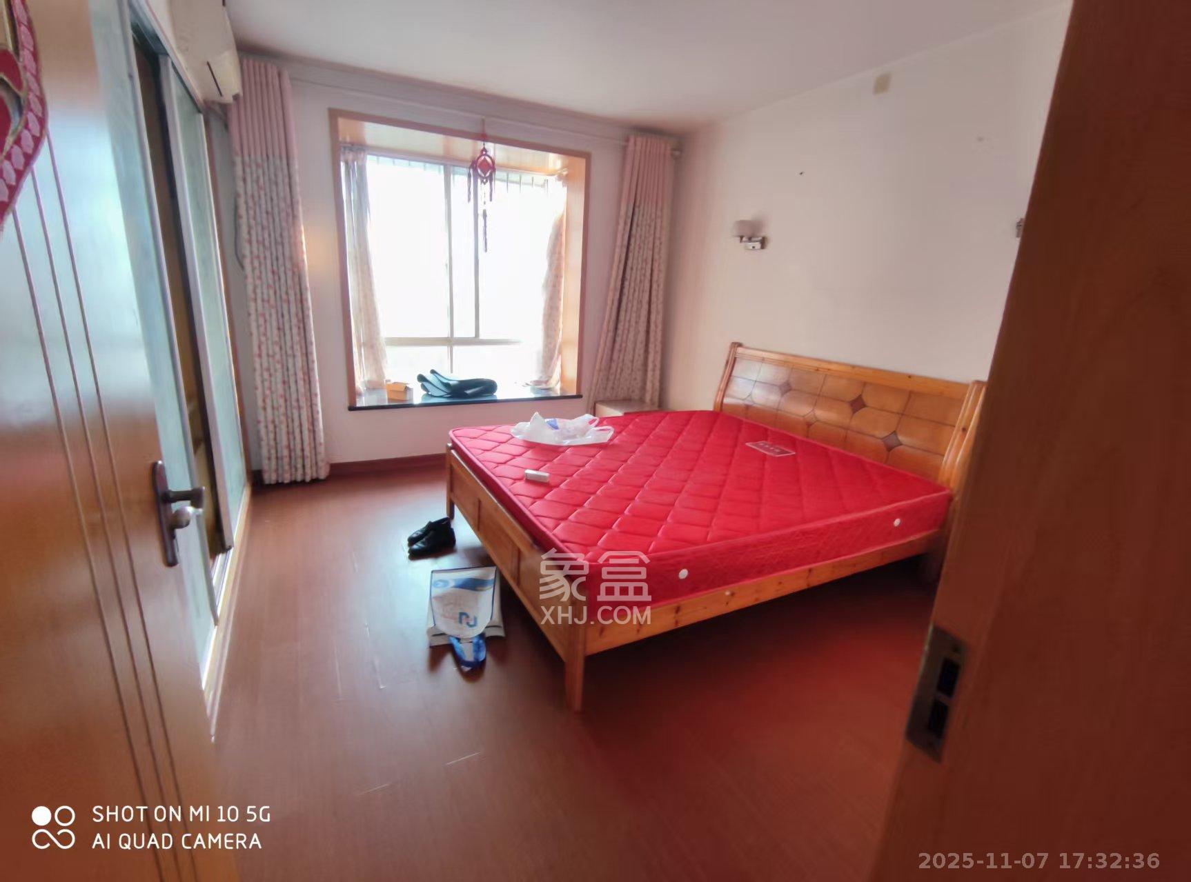 景湾小区(井湾小区) 3室2厅1卫 1600.0元/月 景湾小区(井湾小区) 3室2厅1卫 1600.0元/月室内图