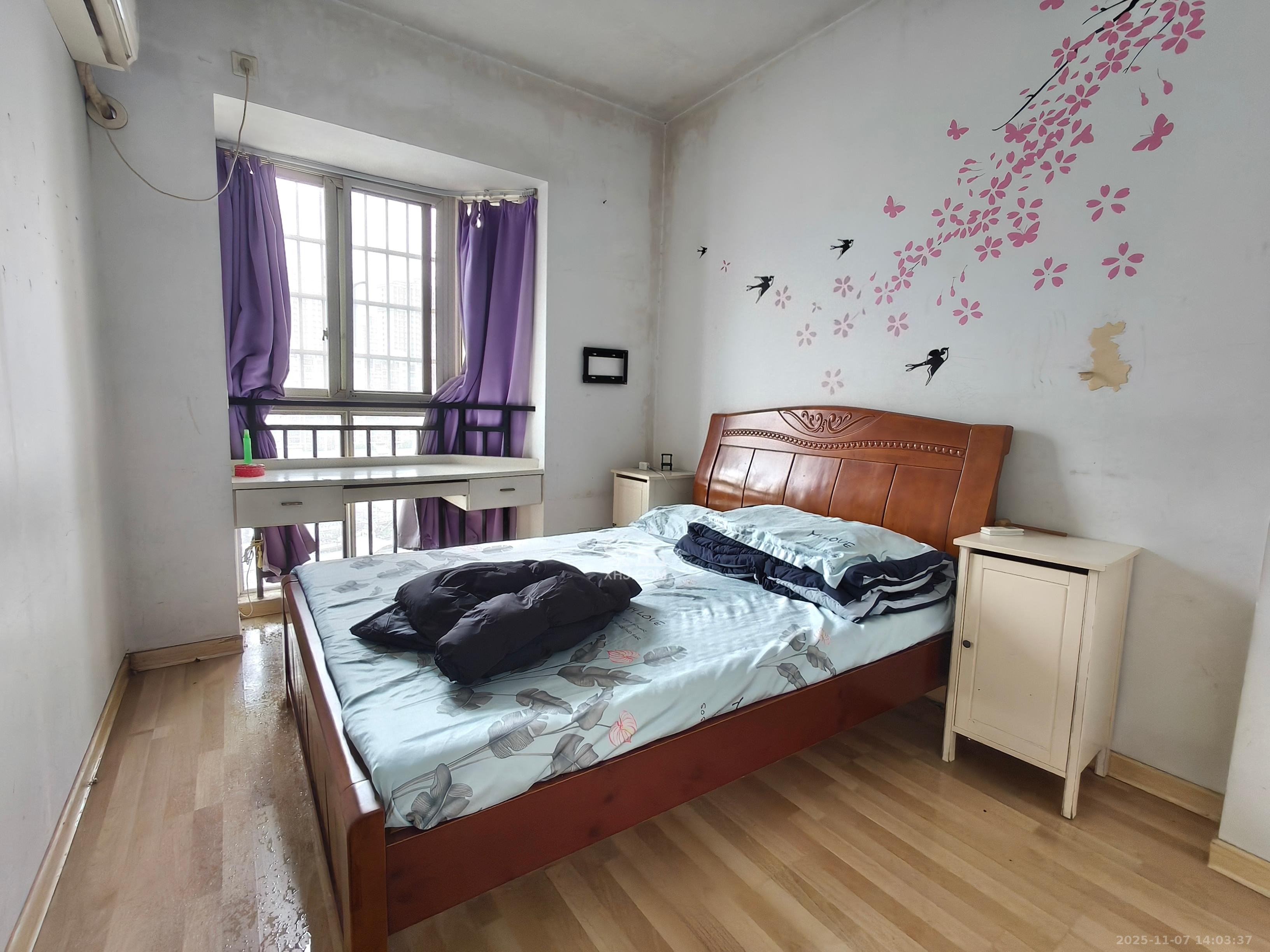 幸福洋房  3室2厅2卫    1900.0元/月室内图