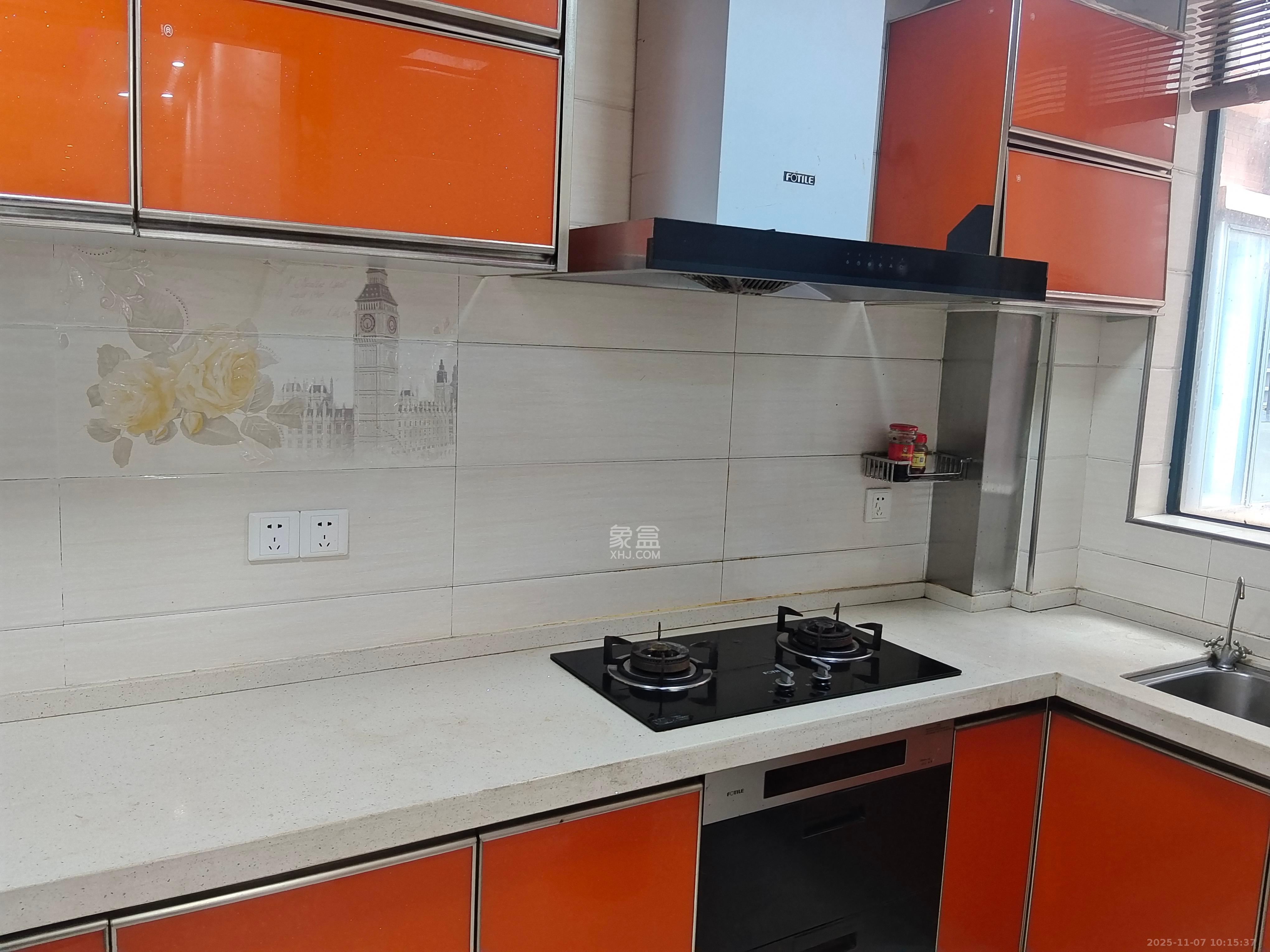 麓谷公馆（涉外国际公馆）  2室2厅1卫    2100.0元/月室内图