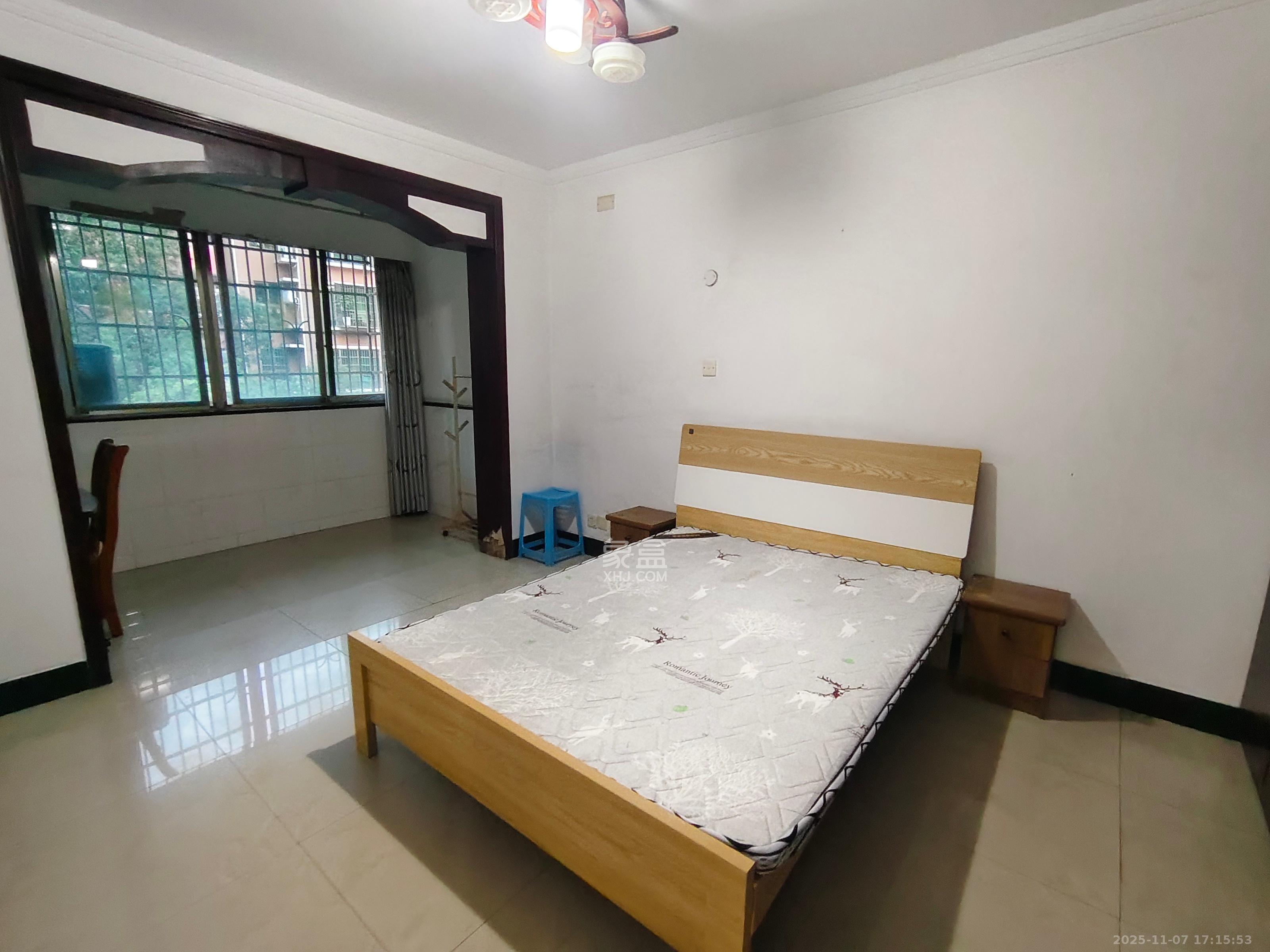 阳明山庄  3室2厅1卫    2000.0元/月室内图